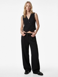 Asimetrik Düğmeli Kolsuz Kruvaze Yaka Yelek