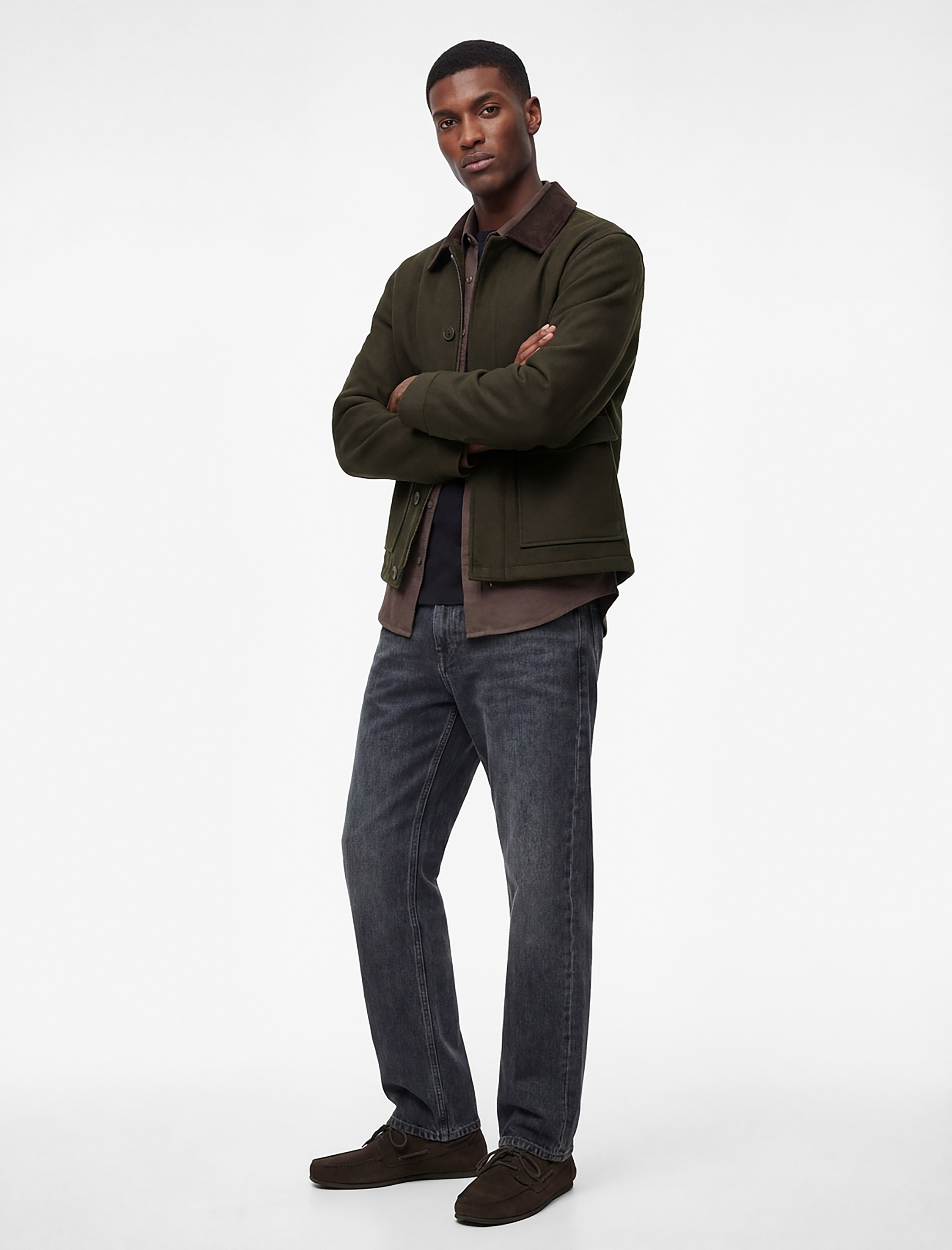   Regular Fit Uzun Kollu Kapaklı Cepli Kadife Gömlek Yaka Kaşe Ceket