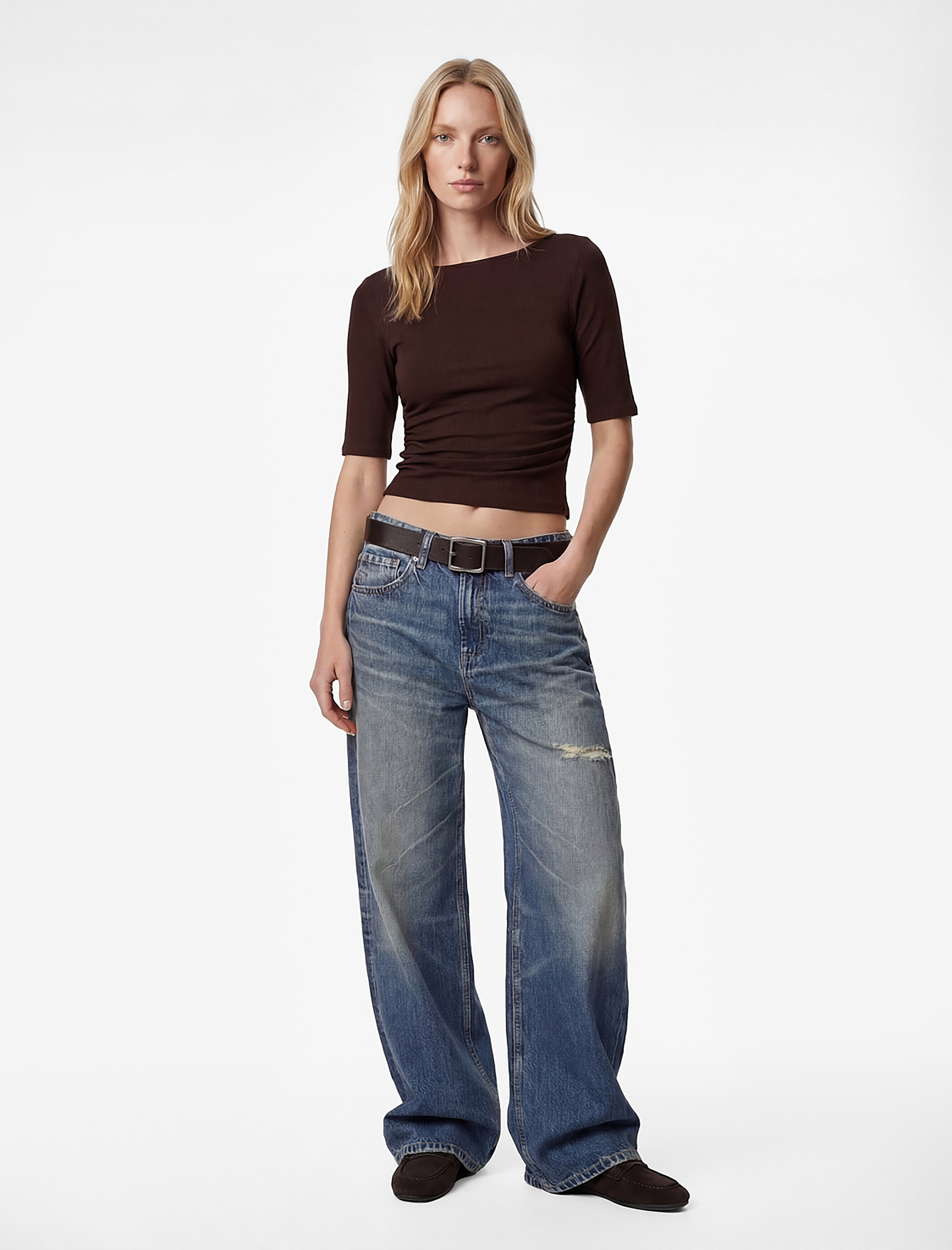   Slim Fit Pamuklu Kayık Yuvarlak Yaka Yarım Kollu Tişört