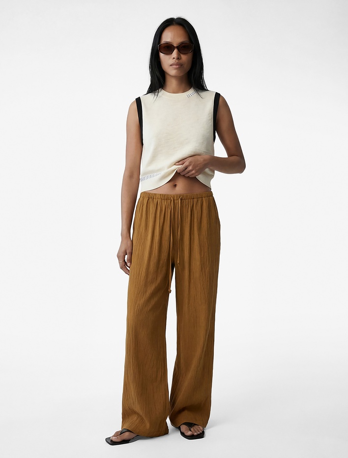  Viskon Kumaş Cepli Beli Lastikli Düz Bol Paça Pantolon