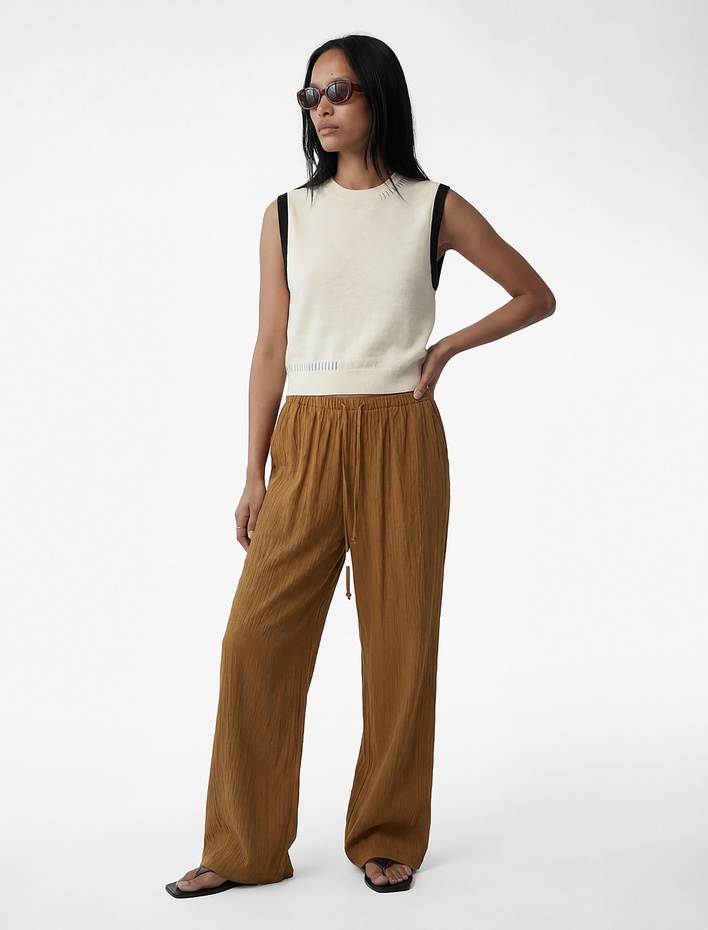  Viskon Kumaş Cepli Beli Lastikli Düz Bol Paça Pantolon