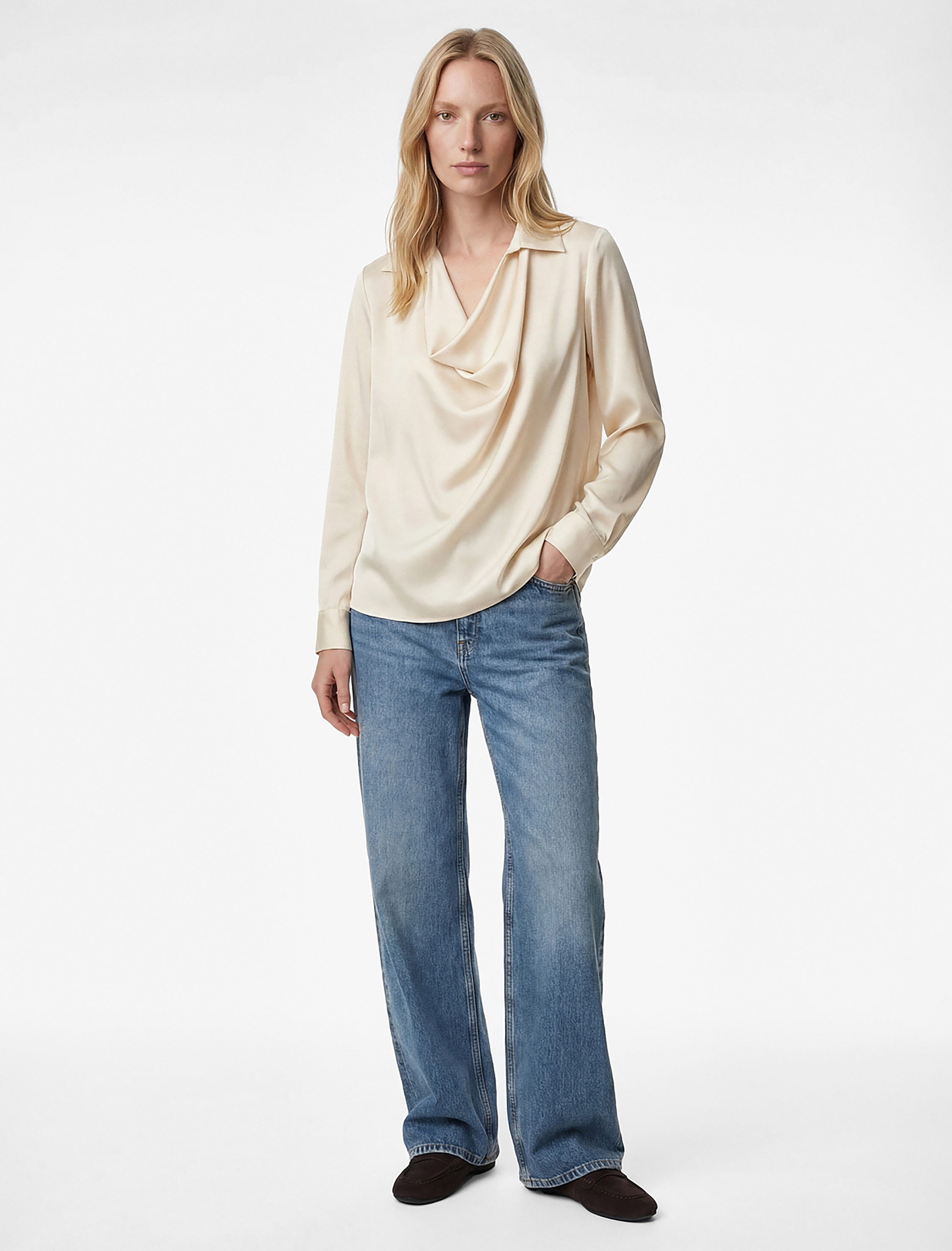   Dökümlü Gömlek Yaka Uzun Kollu Saten Bluz