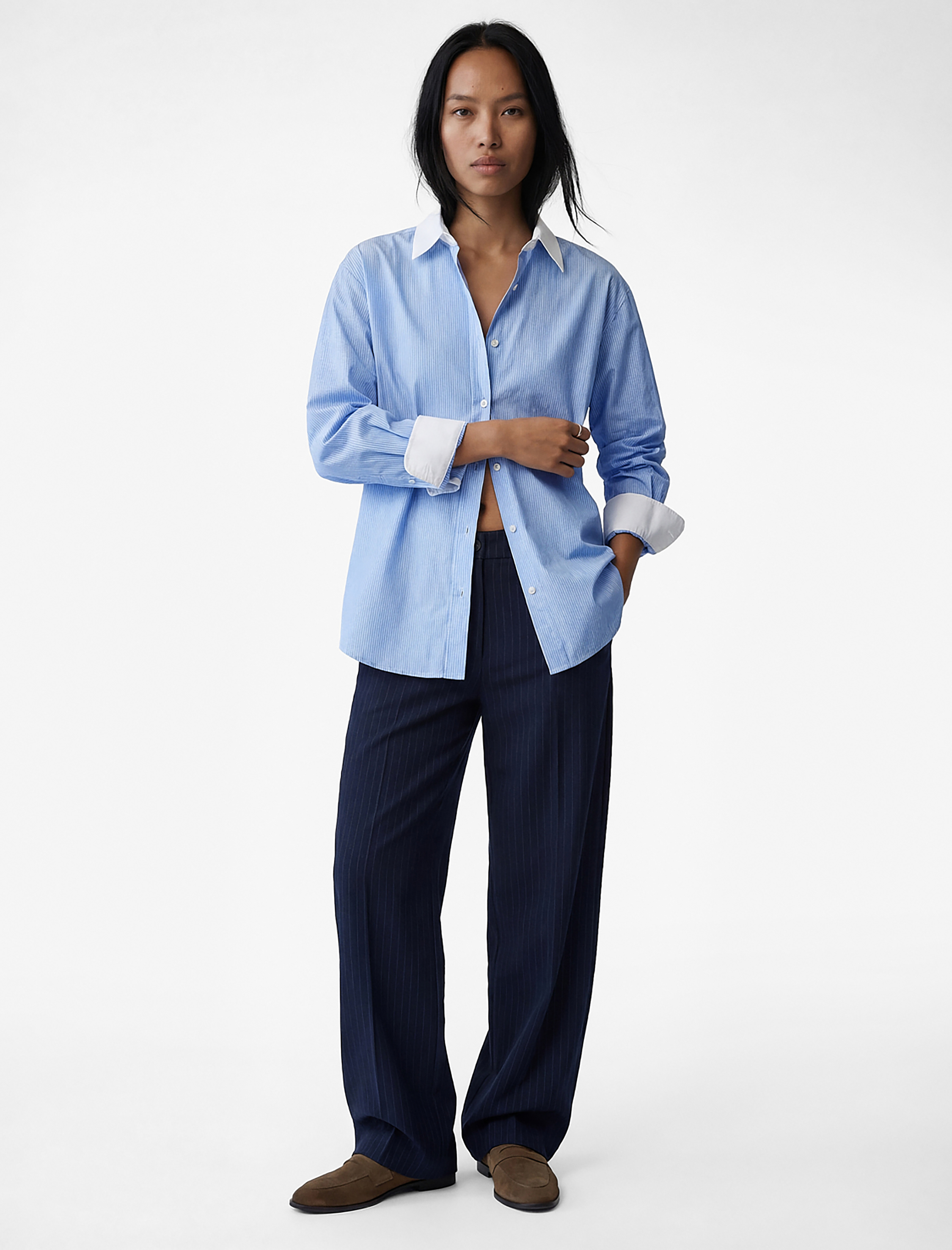   Slim Fit Yaka Detaylı Düğmeli Uzun Kollu Gömlek