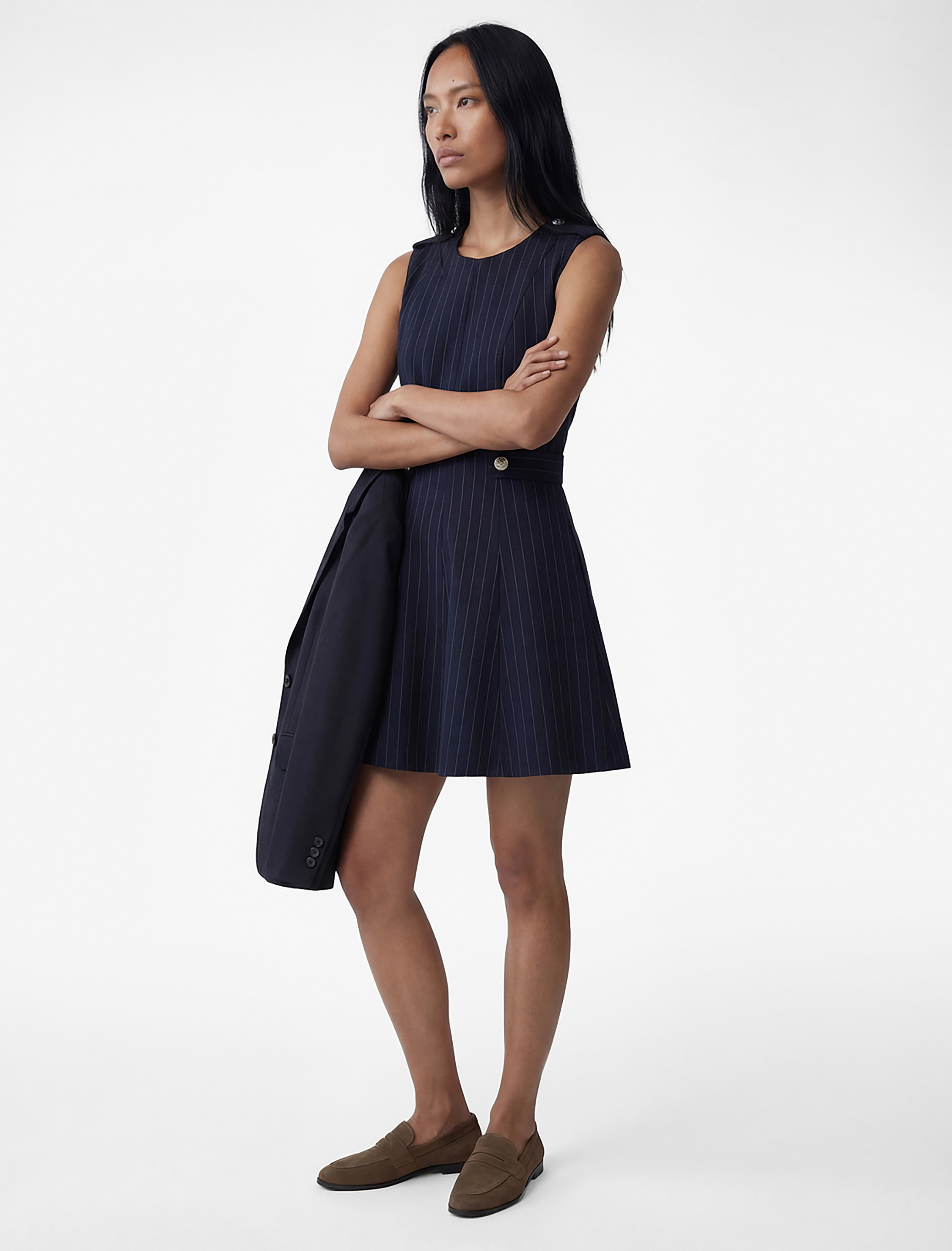   Metal Aksesuarlı Kolsuz Bisiklet Yaka Slim Fit A Kesim Elbise