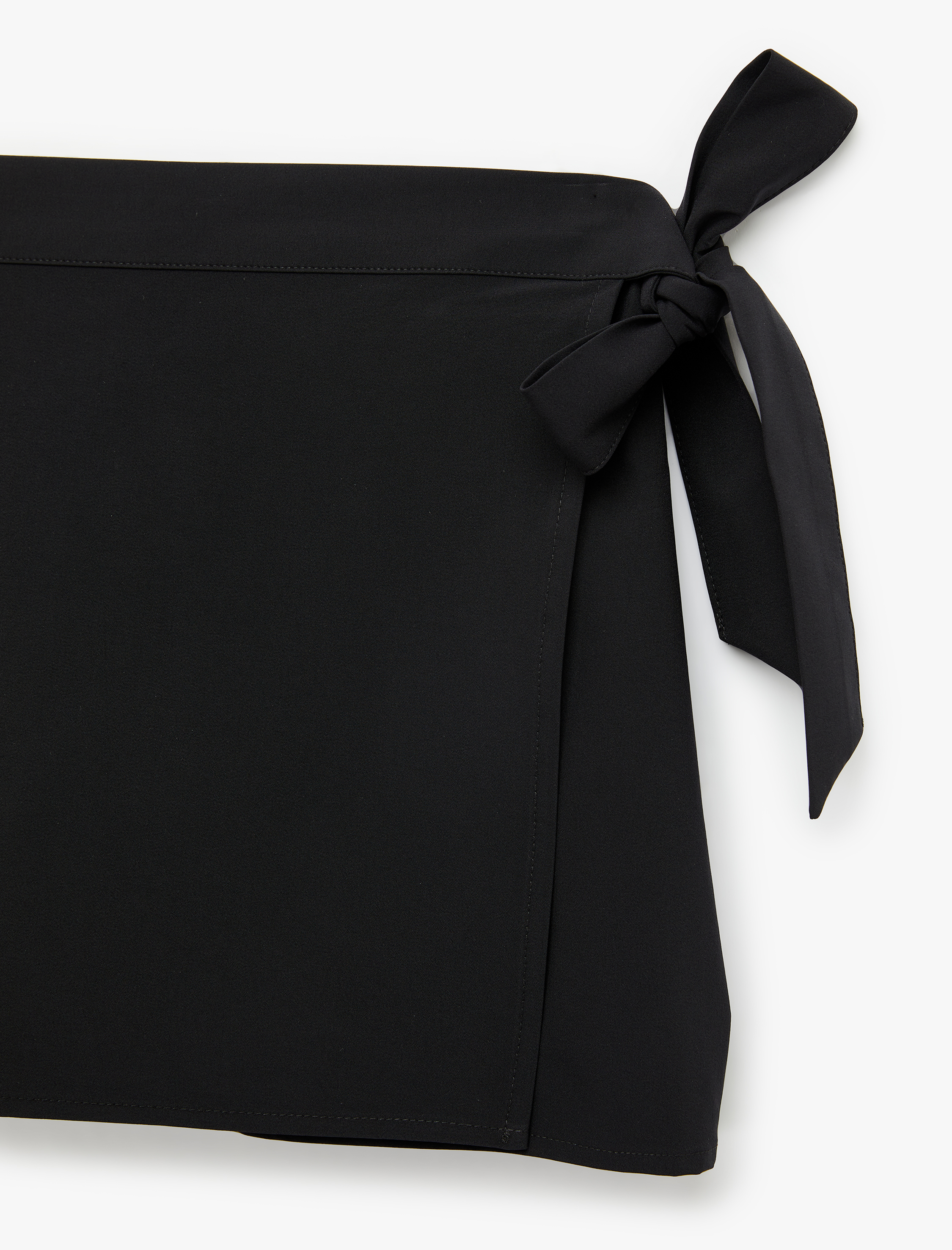   Paraşüt Kumaş Bağlama Detaylı Mini Şort Etek