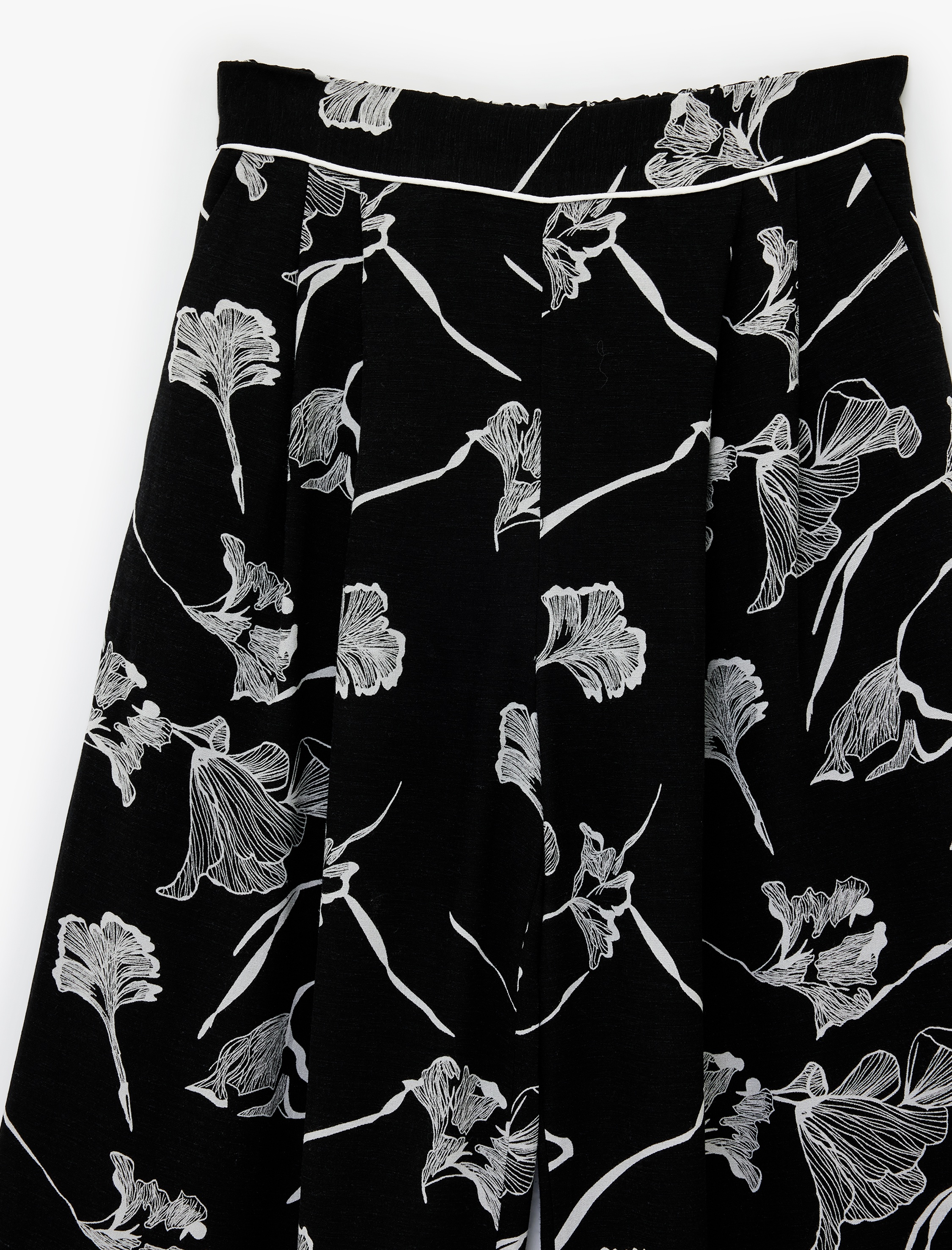   Viskon Keten Karışımlı Pile Detaylı Geniş Paça Çiçekli Pantolon