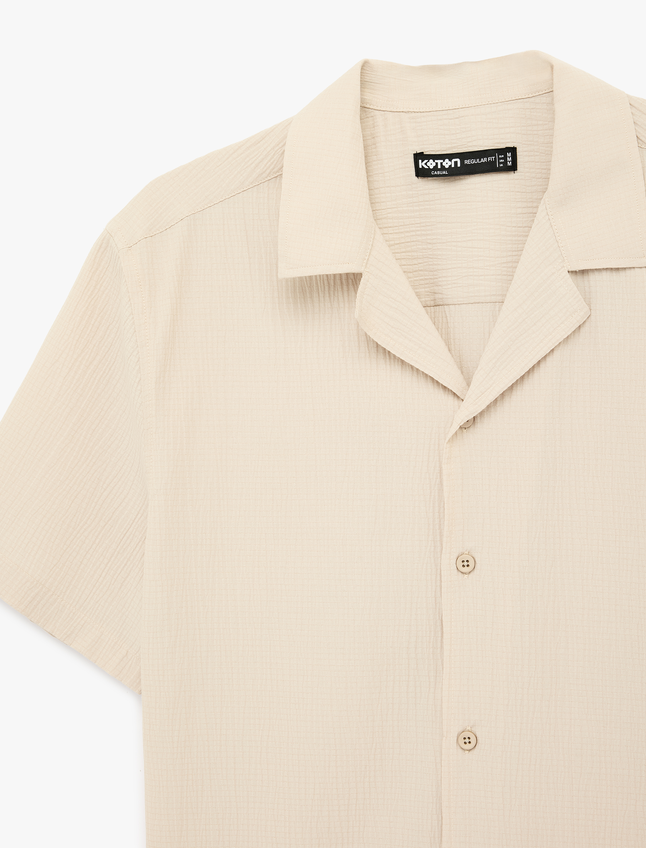   Regular Fit Dokulu Düğmeli Kısa Kollu Apaş Yaka Gömlek