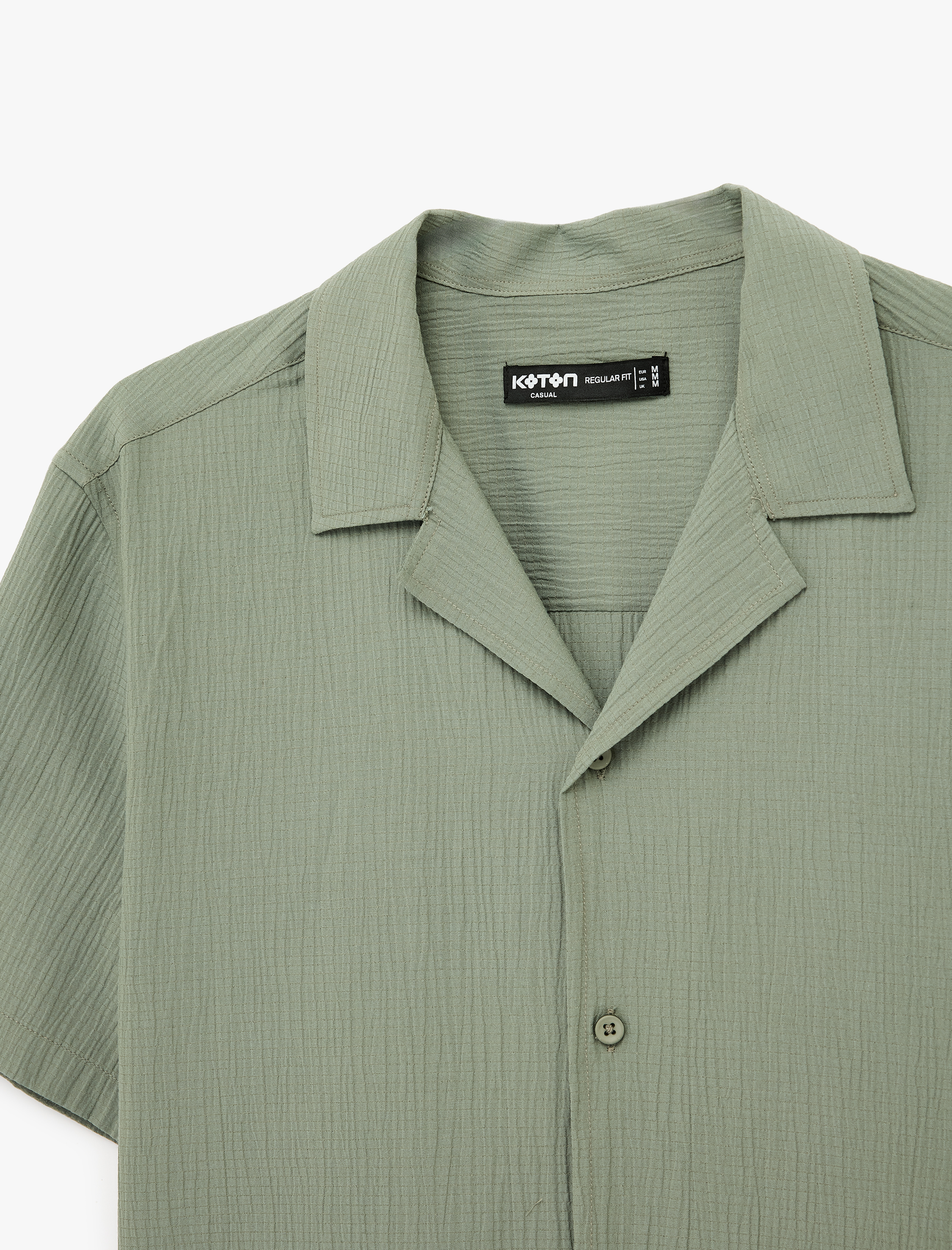   Regular Fit Dokulu Düğmeli Kısa Kollu Apaş Yaka Gömlek