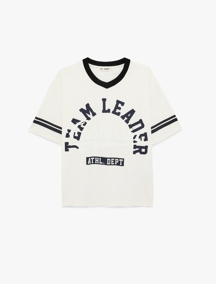  Baskılı Yarım Kollu Oversize V Yaka Tişört