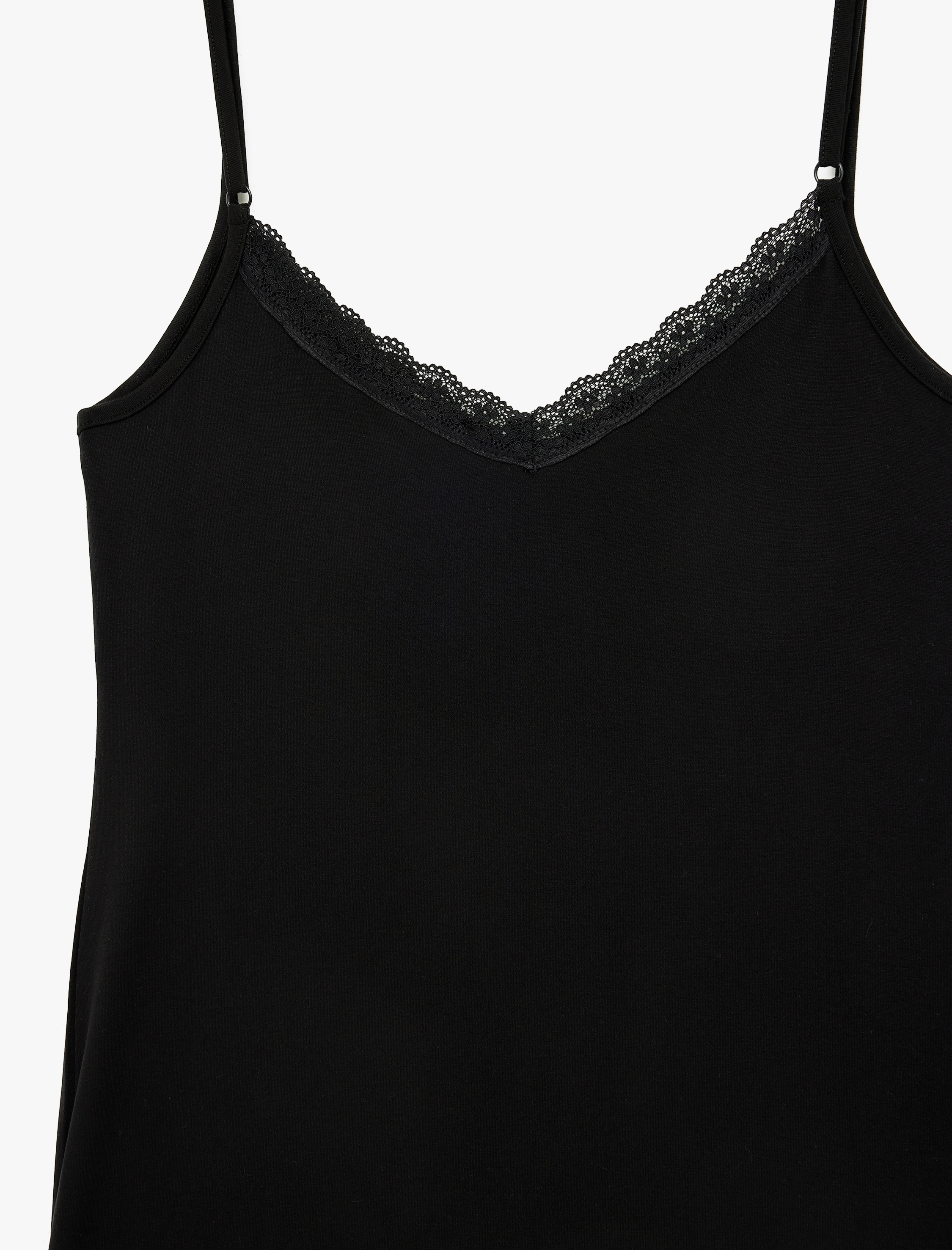   V Yaka Kolsuz Dantel Detaylı Viskon Askılı Pijama Üstü