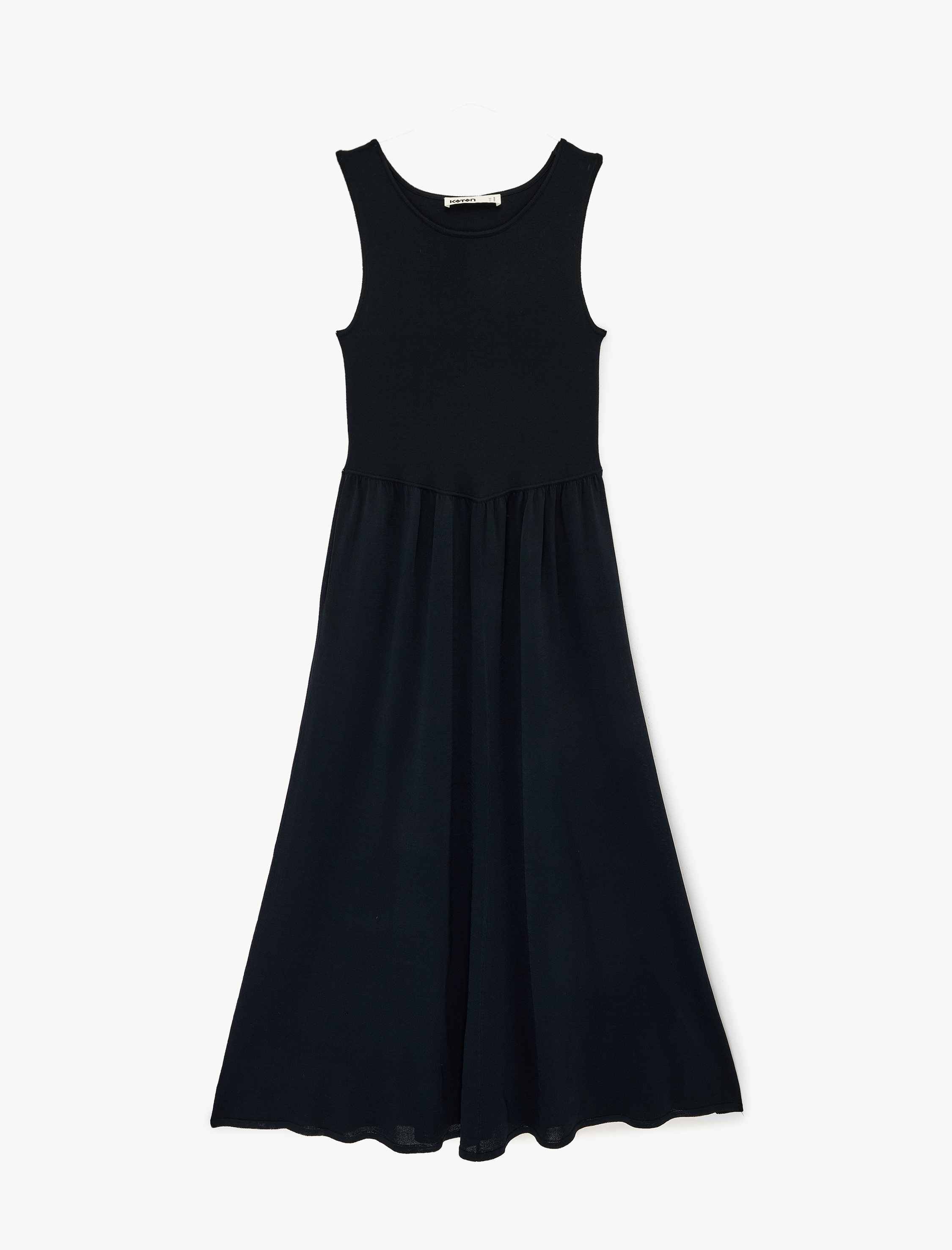   Kolsuz Yuvarlak Yaka Çan Kesim Uzun Triko Elbise