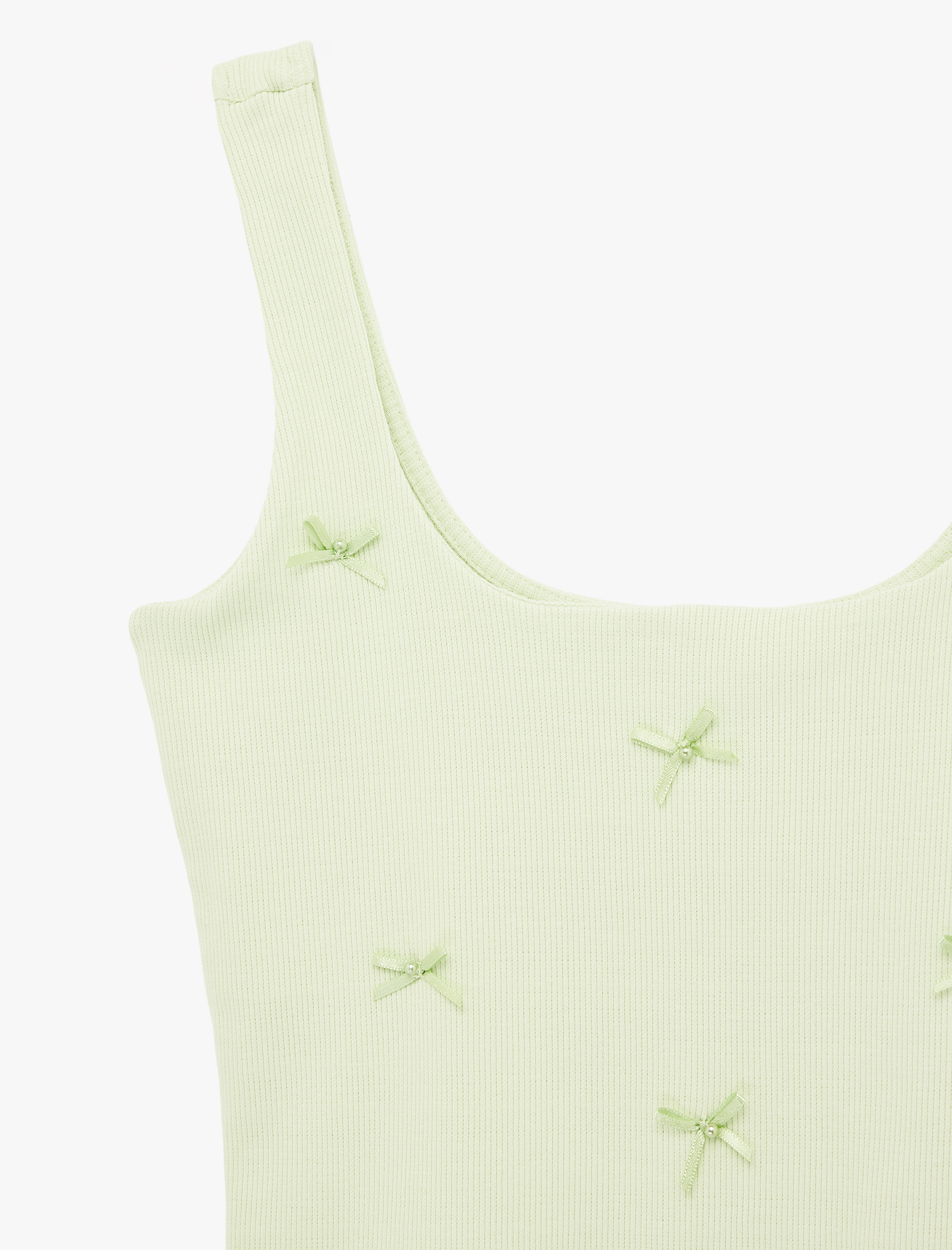   Pamuklu Kare Yaka Fiyonklu Kalın Askılı Bluz