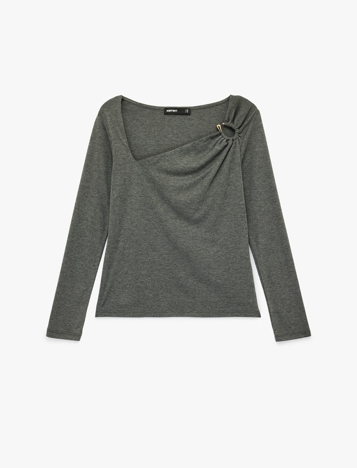  Slim Fit Uzun Kollu Aksesuar Detaylı Asimetrik Yaka Tişört