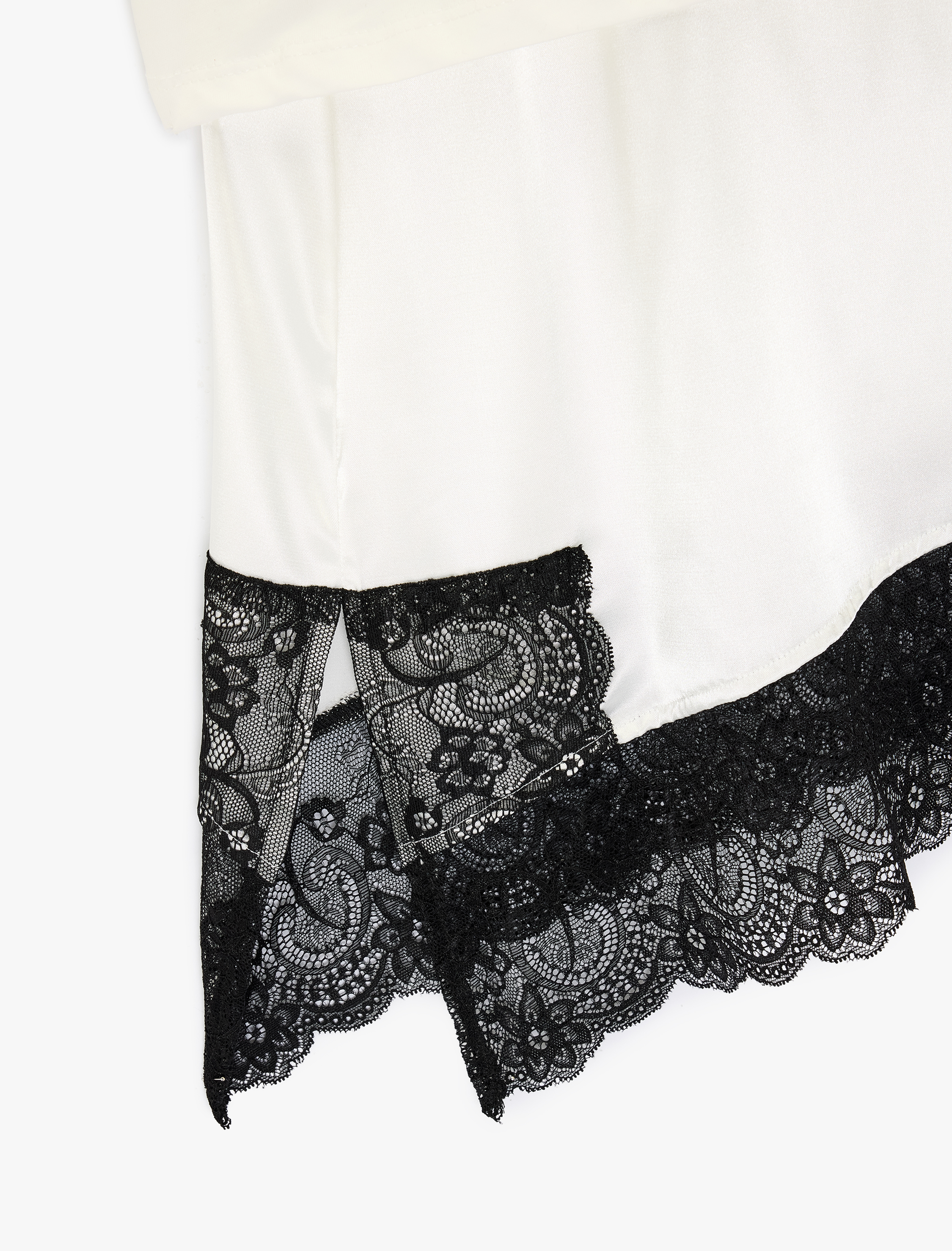   Kısa Kollu Bisiklet Yaka Dantel Detaylı Baskılı Oversize Tişört