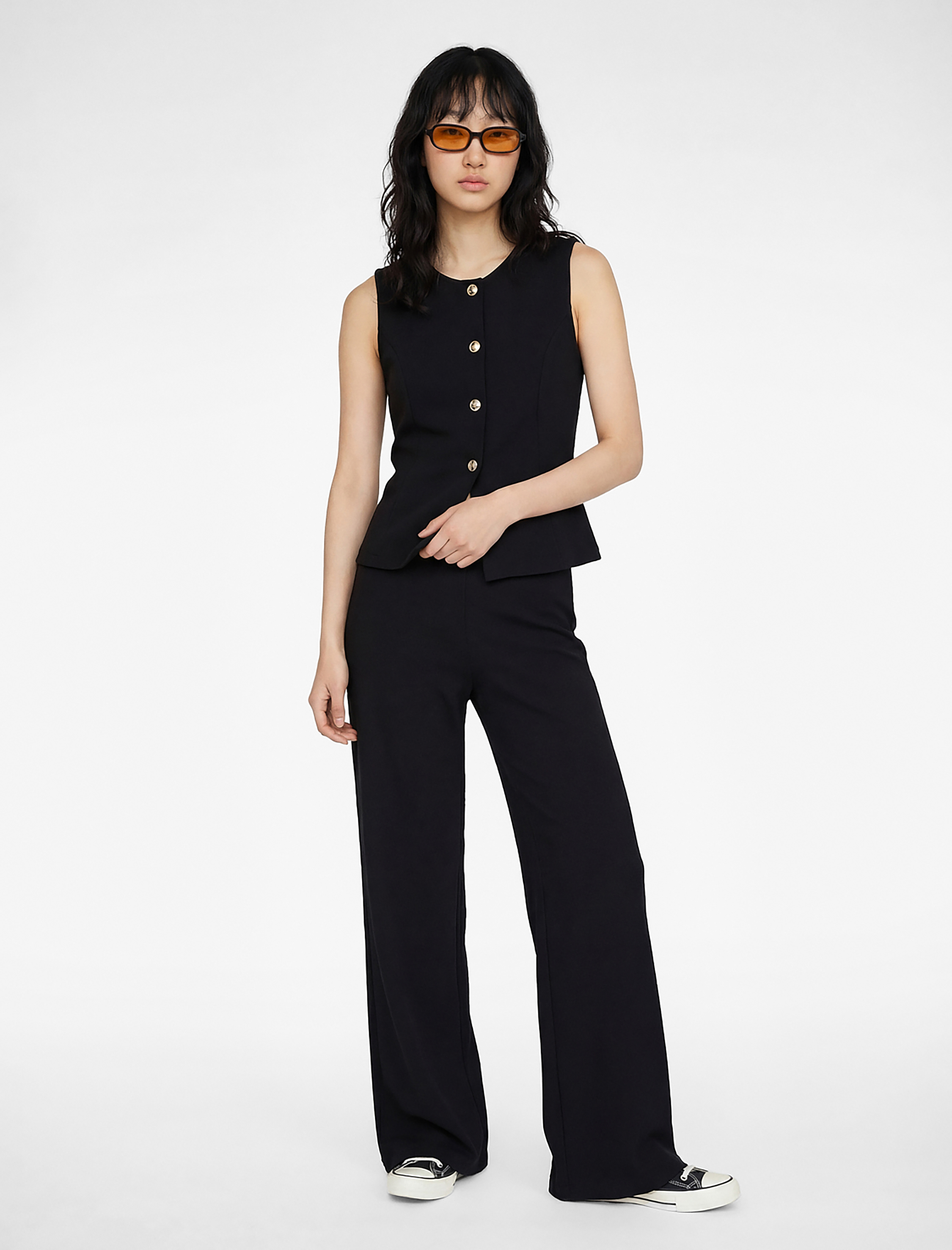   Slim Fit Kolsuz Bisiklet Yaka Düğme Detaylı Yelek