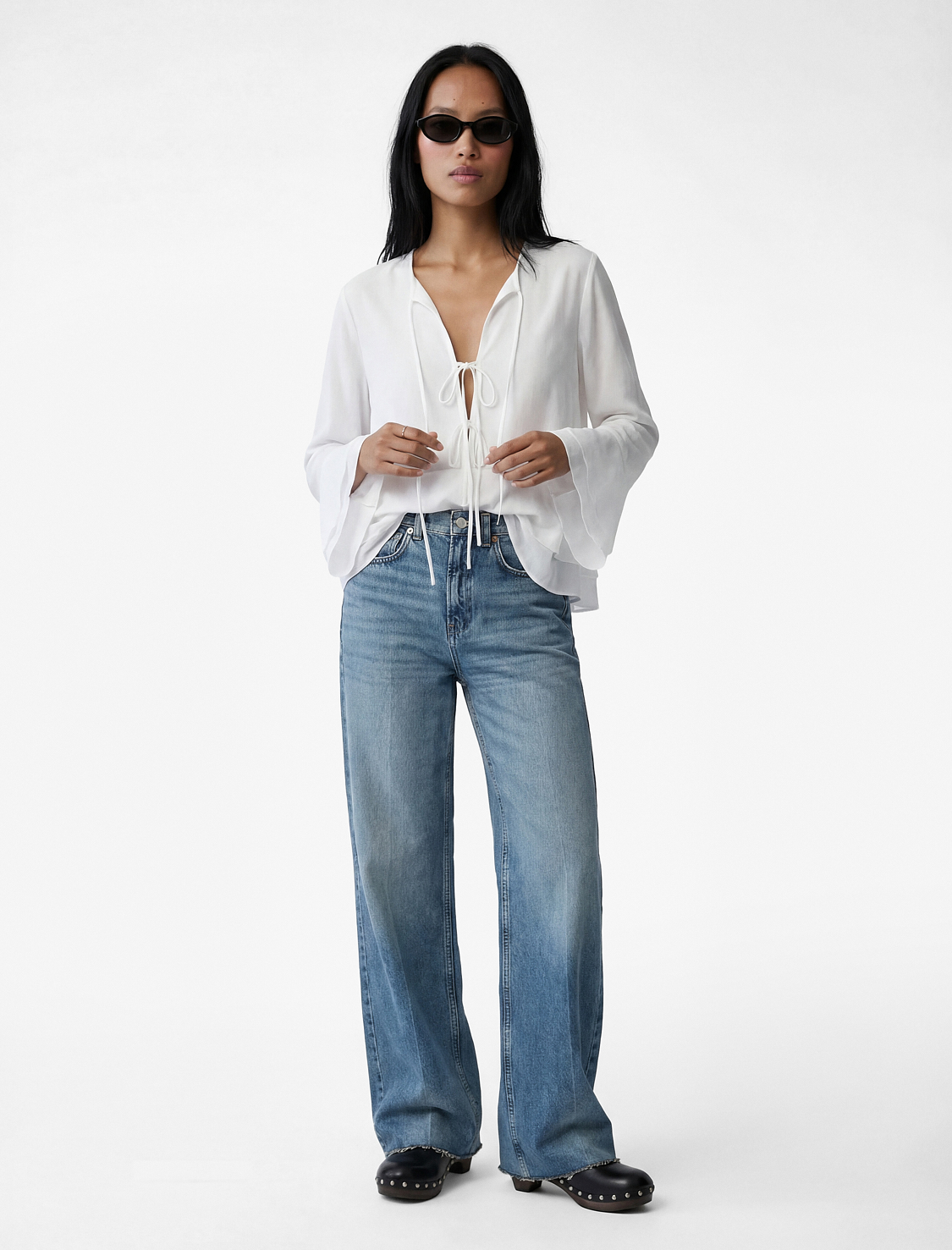   Uzun İspanyol Kollu Bağcıklı Yaka Fırfırlı Bluz