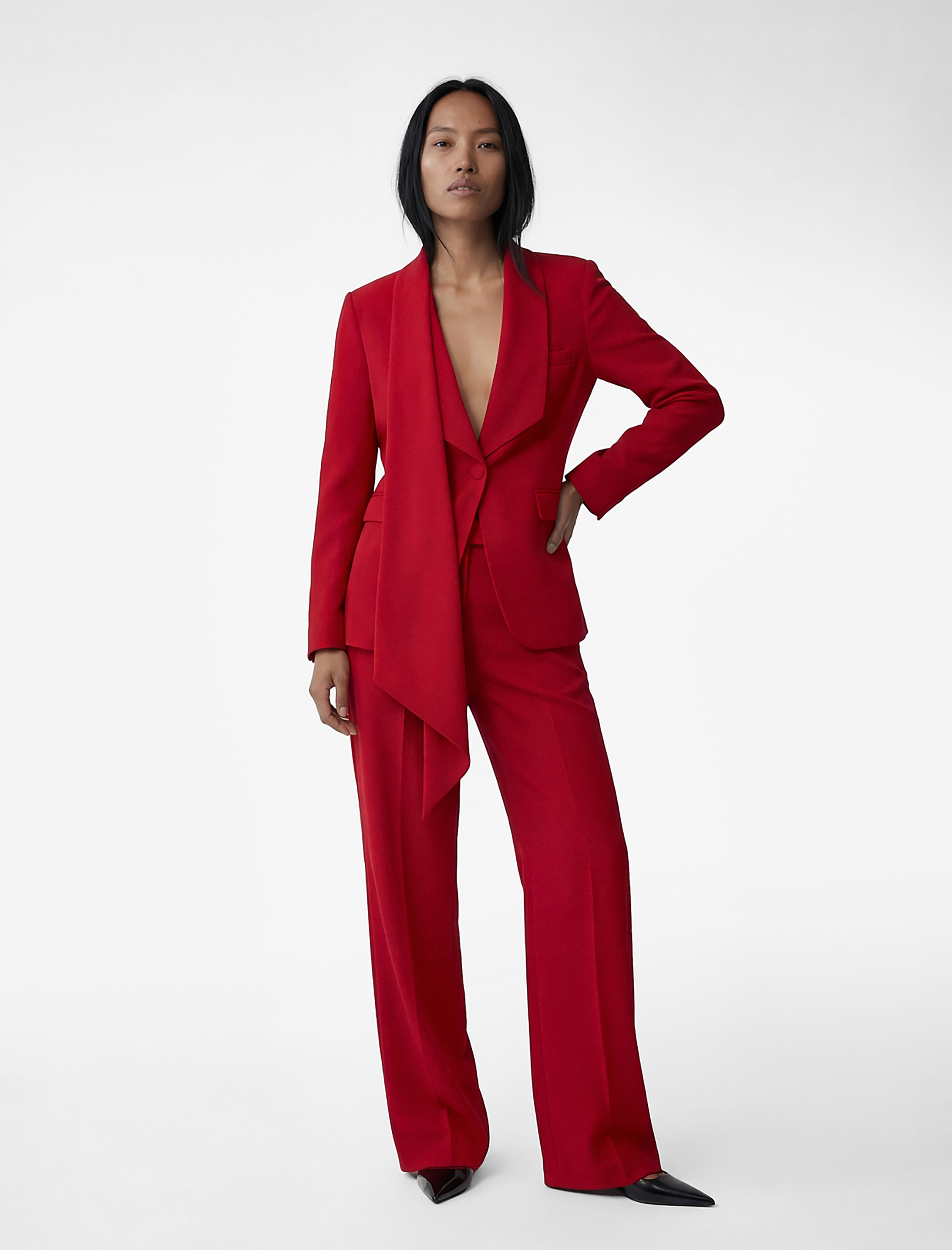   Krep Kumaş Uzun Kollu Cepli Şal Yaka Detaylı Blazer Ceket