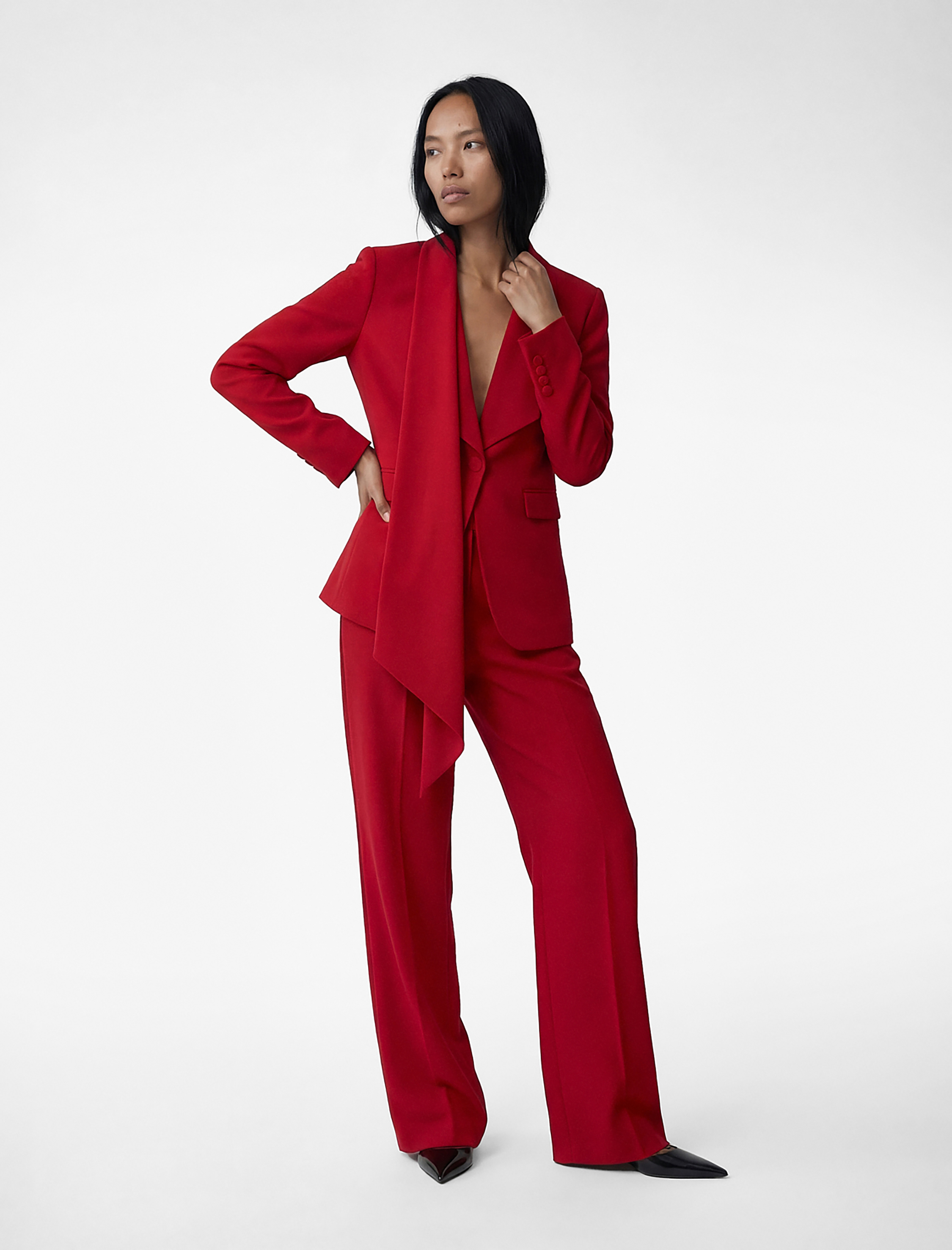   Krep Kumaş Uzun Kollu Cepli Şal Yaka Detaylı Blazer Ceket