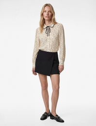 Regular Fit Puantiyeli Bağlama Detaylı Klasik Yaka Uzun Kollu Gömlek