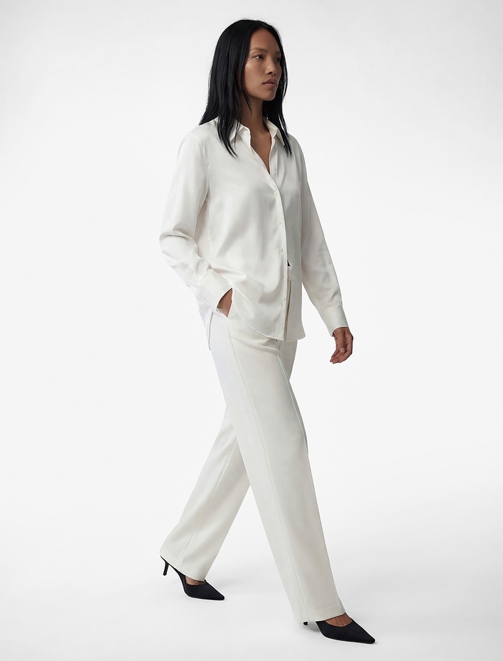  Regular Fit Uzun Kollu Klasik Yaka Düğmeli Saten Gömlek