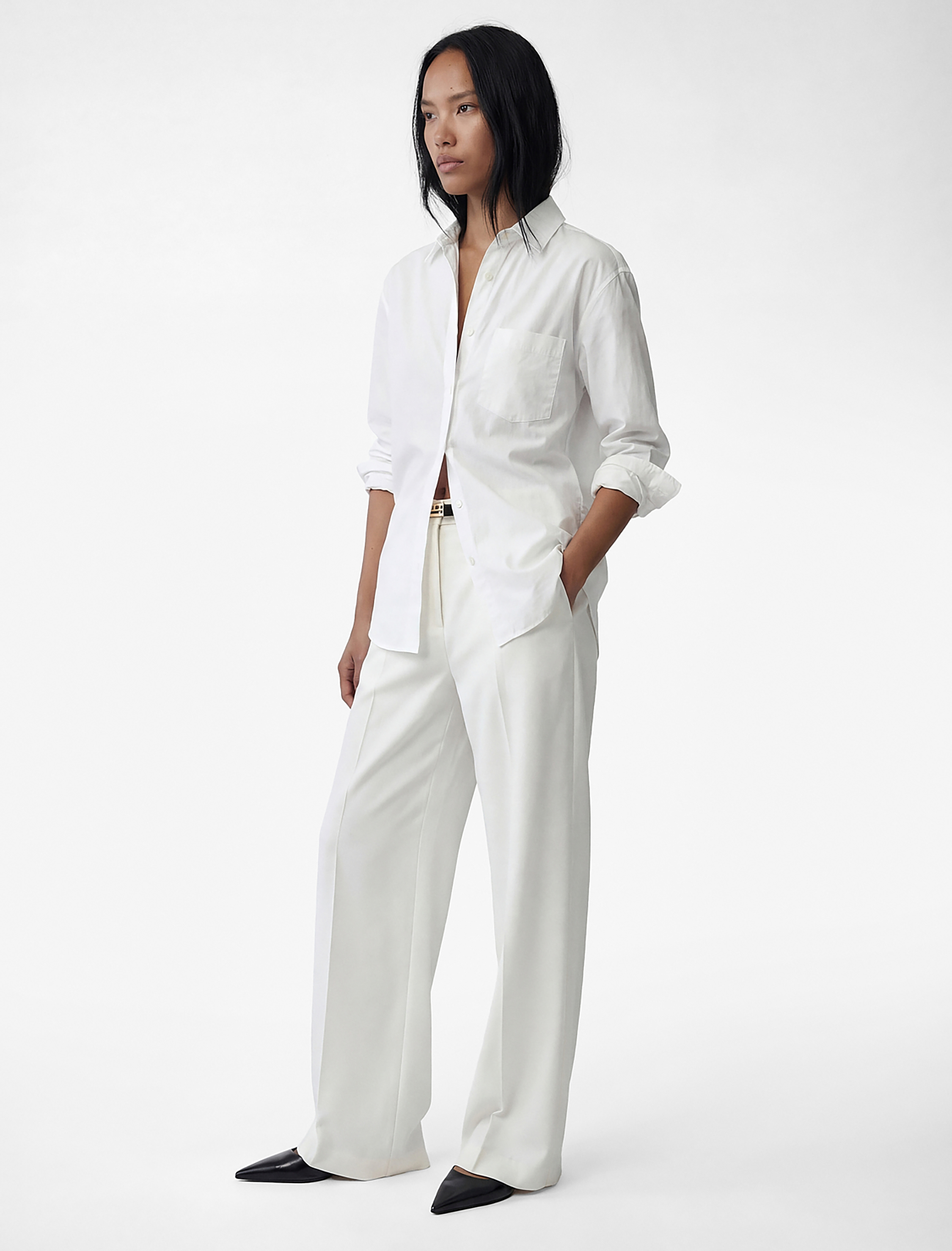   Düğmeli Uzun Kollu Klasik Yaka Gömlek