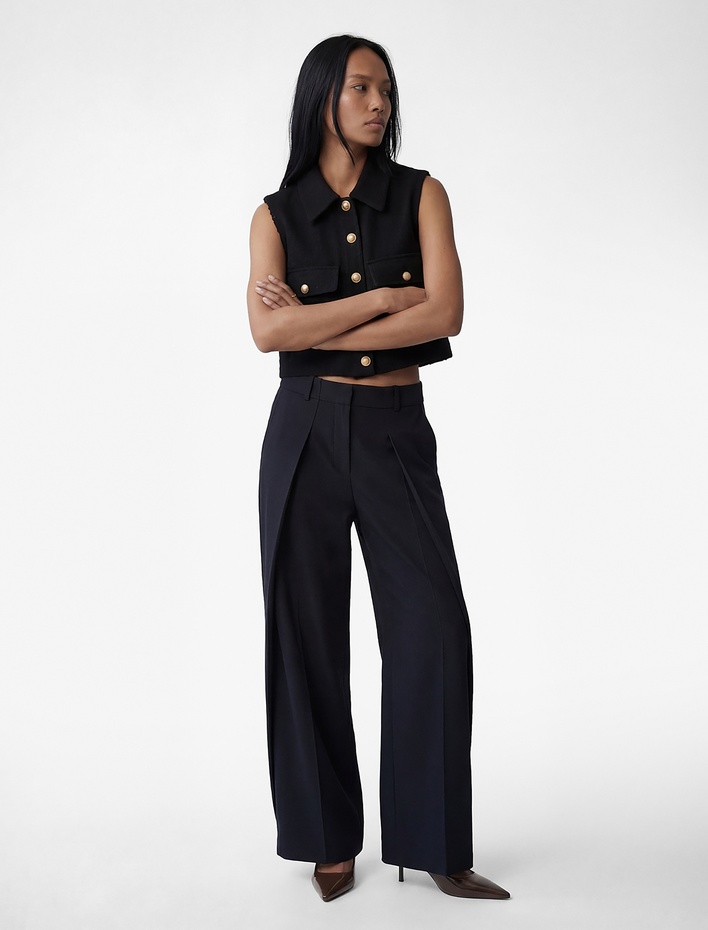  Klasik Yaka Cep Detaylı Düğmeli Koyun Yünü Karışımlı Kolsuz Yelek