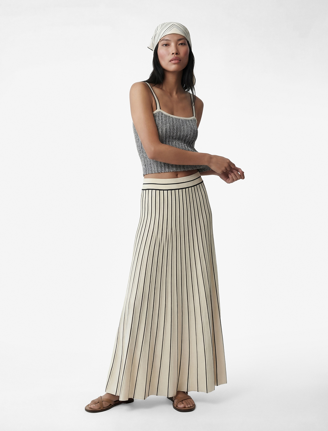   Kloş Kesim Çizgili Uzun Triko Etek