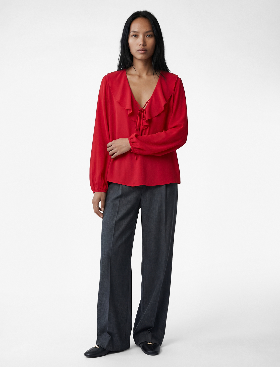   Uzun Kollu Bağcıklı V Yaka Volanlı Şifon Bluz