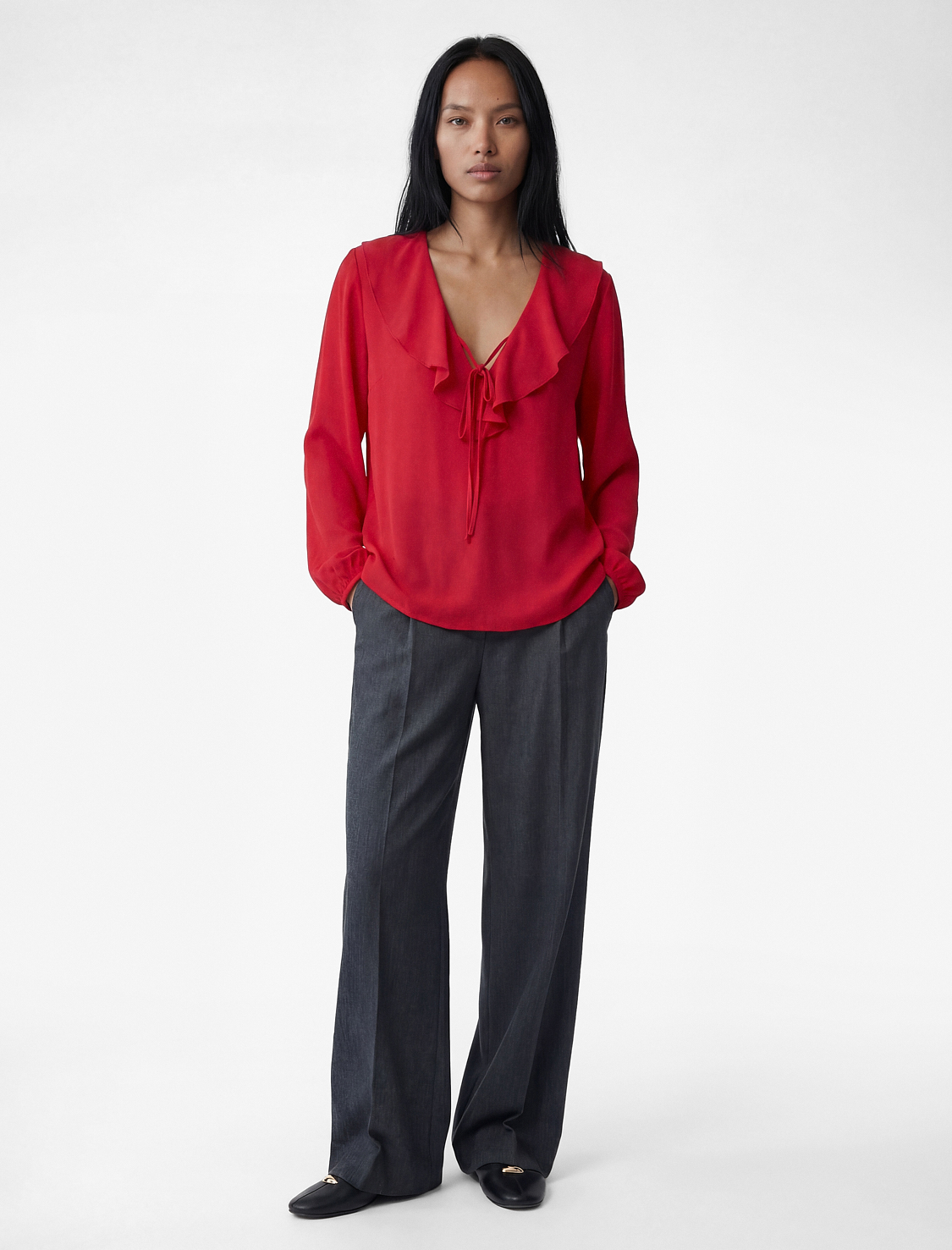   Uzun Kollu Bağcıklı V Yaka Volanlı Şifon Bluz