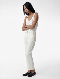 V Yaka Kolsuz Metal Aksesuarlı Viskon Bluz