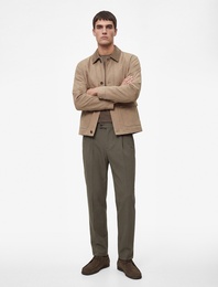 Rahat Kalıp Viskon Karışımlı Cepli Pileli Düğmeli Kumaş Pantolon