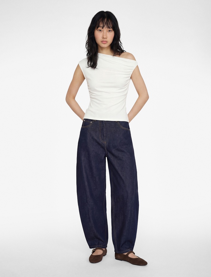  Asimetrik Yaka Drapeli Kolsuz Bluz