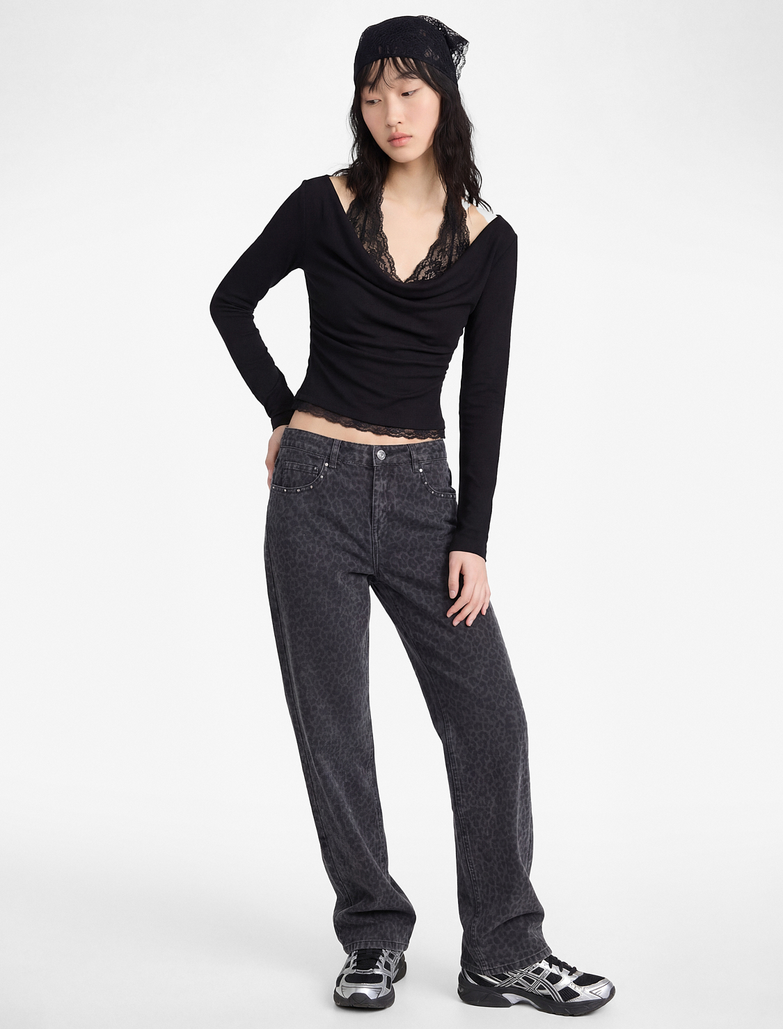   Halter Yaka Dantel Detaylı Slim Fit Uzun Kollu Tişört