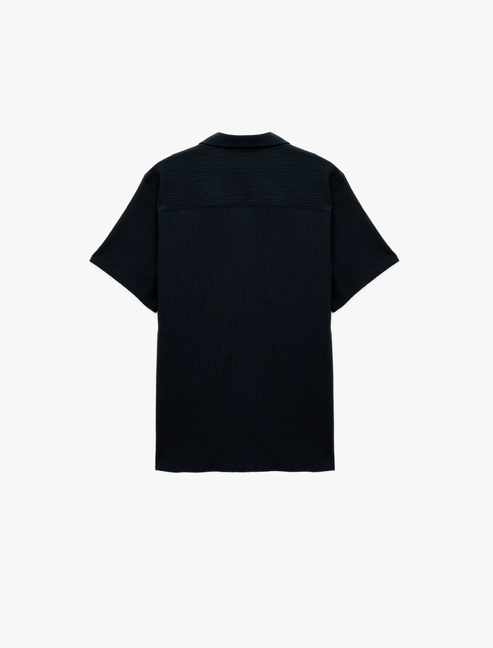  Regular Fit Dokulu Düğmeli Kısa Kollu Apaş Yaka Gömlek