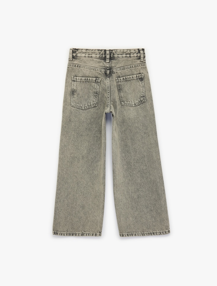 Kız Çocuk Pamuklu Bol Kalıp Yıpratmalı Pul Detaylı Geniş Paça Denim Pantolon