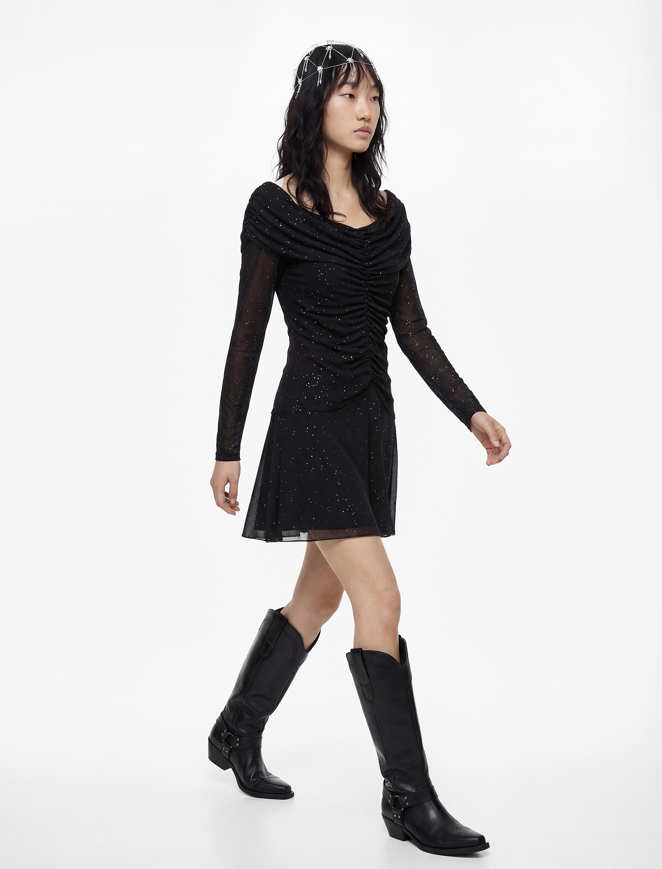   Omzu Açık Uzun Kollu Drapeli Simli Mini Tül Elbise