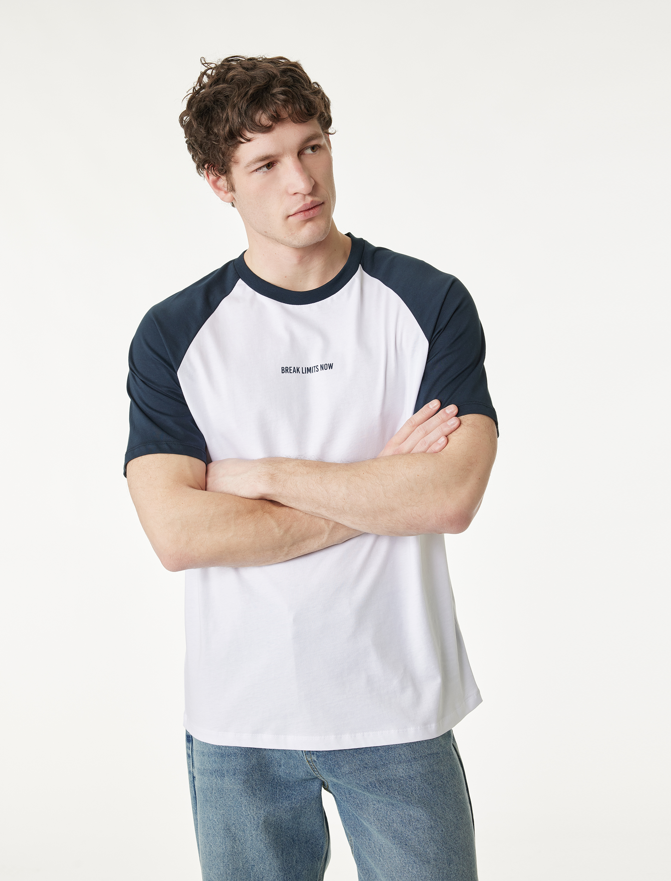   Regular Fit Renk Kontrastlı Reglan Kısa Kollu Bisiklet Yaka Pamuklu Baskılı Spor Tişört