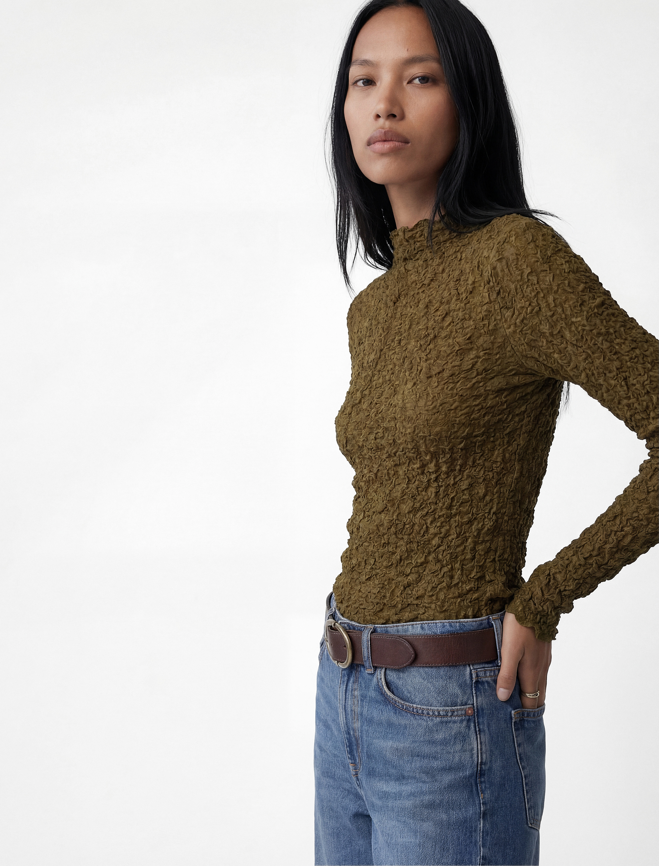   Uzun Kollu Dokulu Dik Yaka Slim Fit Tişört