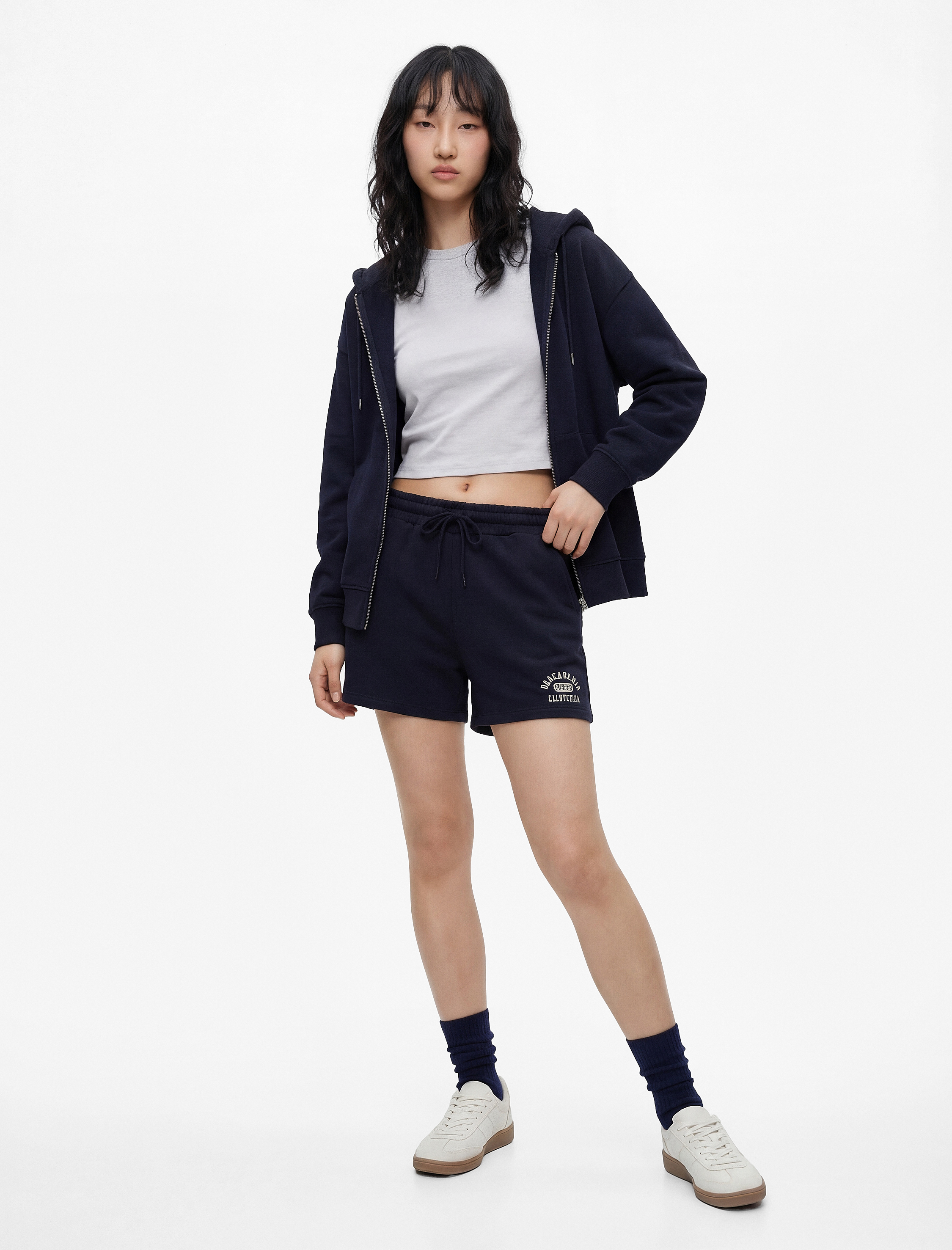   Rahat Kalıp Beli Bağcıklı Nakışlı Mini Şort