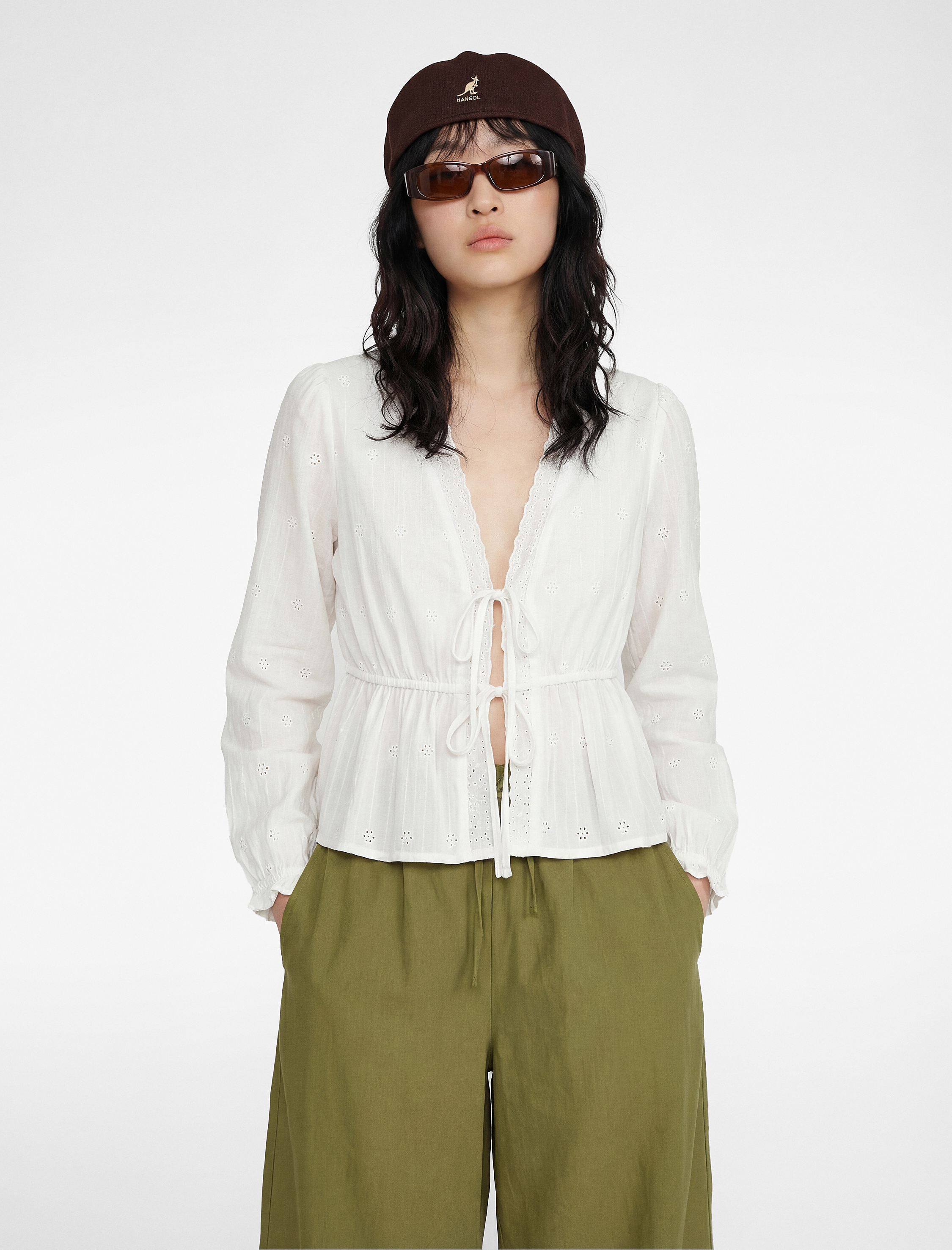   Uzun Kollu V Yaka Fiyonklu Bağlama Detaylı Fisto Bluz