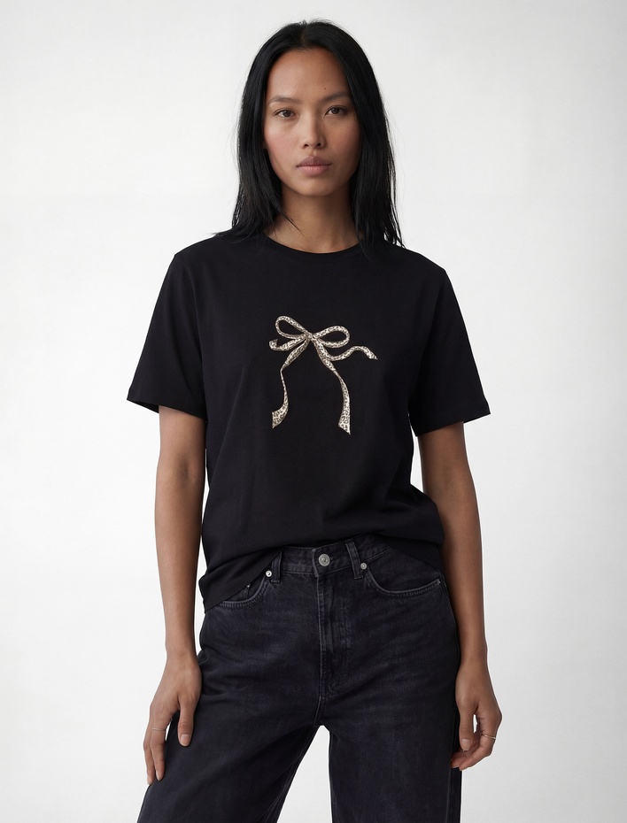  Kısa Kollu Bisiklet Yaka Leopar Desenli Fiyonk Baskılı Tişört