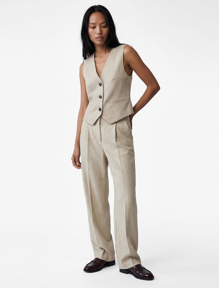  Düğmeli Cep Detaylı Kolsuz V Yaka Yelek