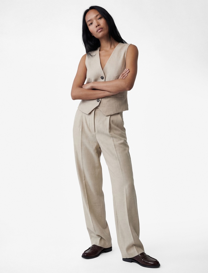  Düğmeli Cep Detaylı Kolsuz V Yaka Yelek