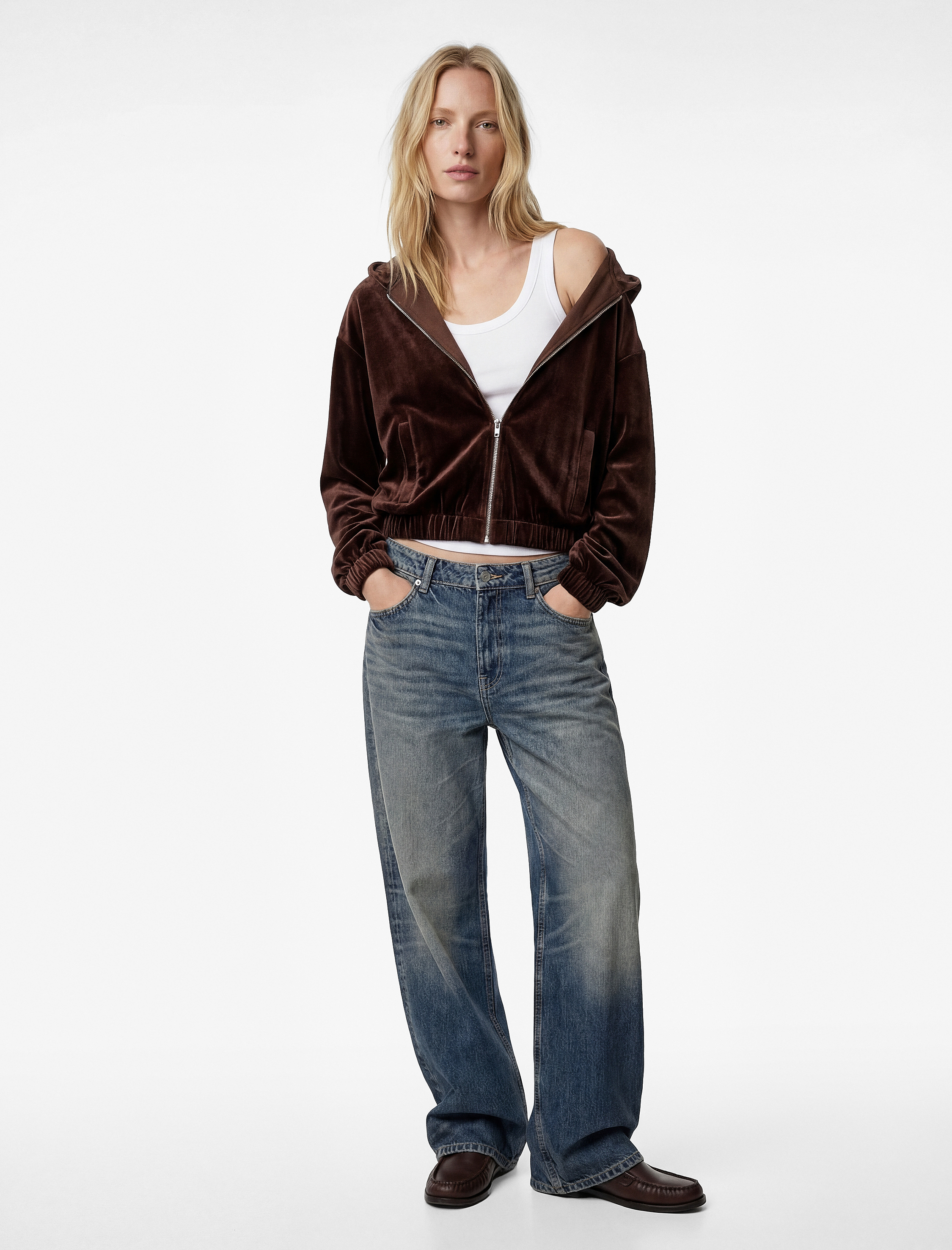   Uzun Kollu Cepli Fermuarlı Kadife Kapüşonlu Ceket