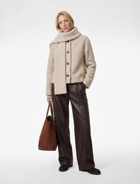 Düğmeli Cepli Uzun Kollu Kısa Atkılı Peluş Mont