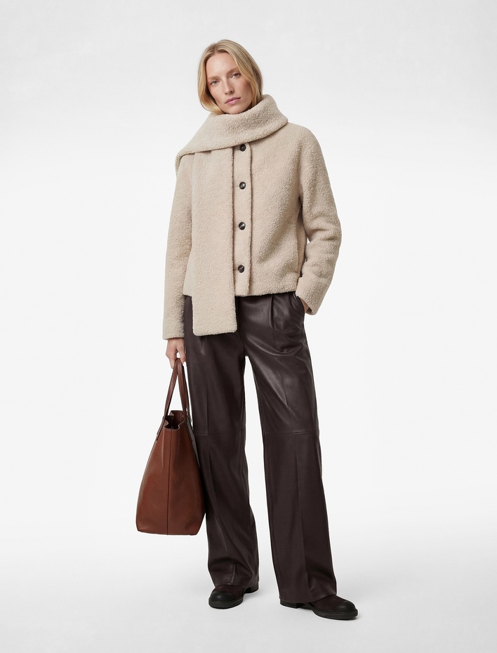  Düğmeli Cepli Uzun Kollu Kısa Atkılı Peluş Mont