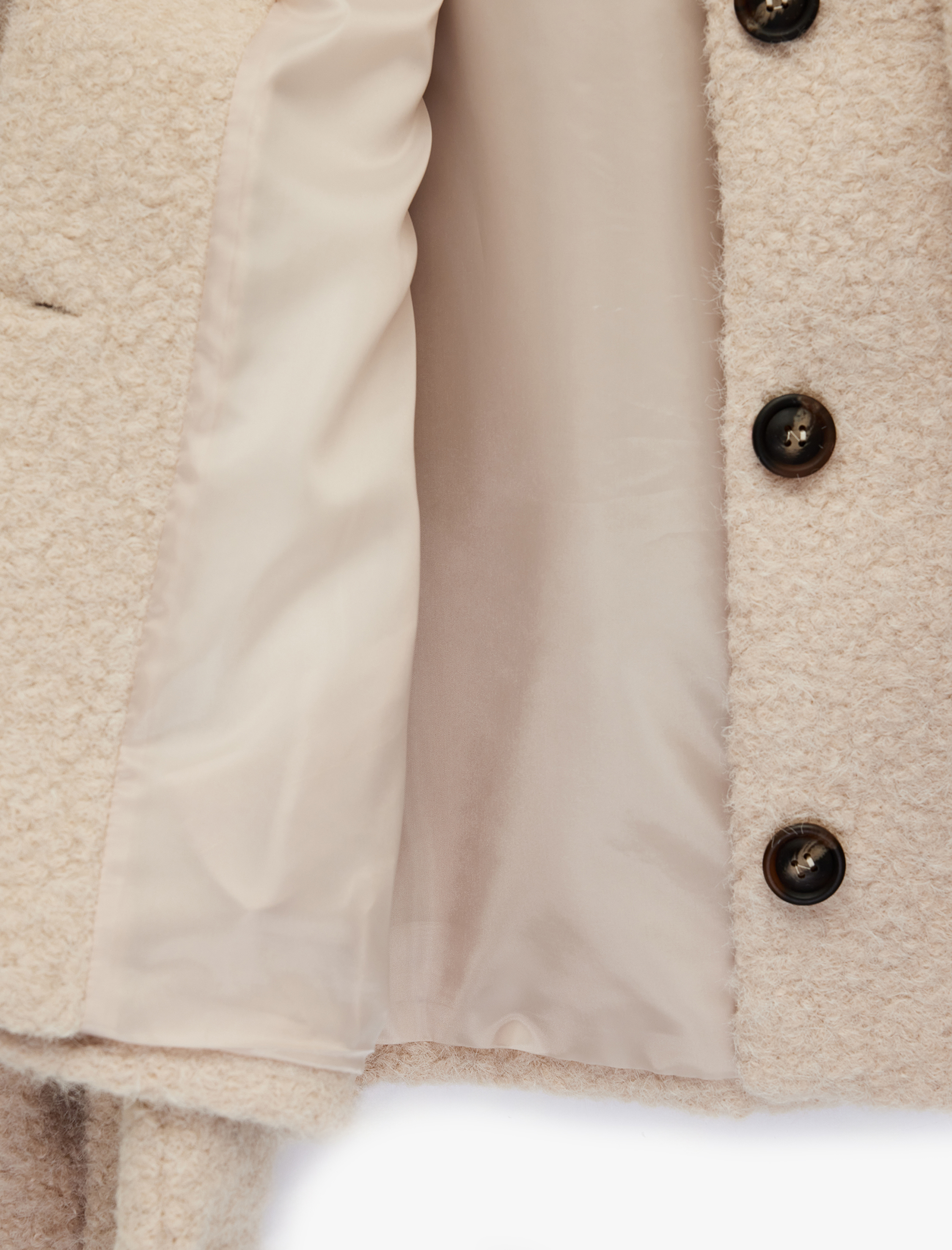   Düğmeli Cepli Uzun Kollu Kısa Atkılı Peluş Mont