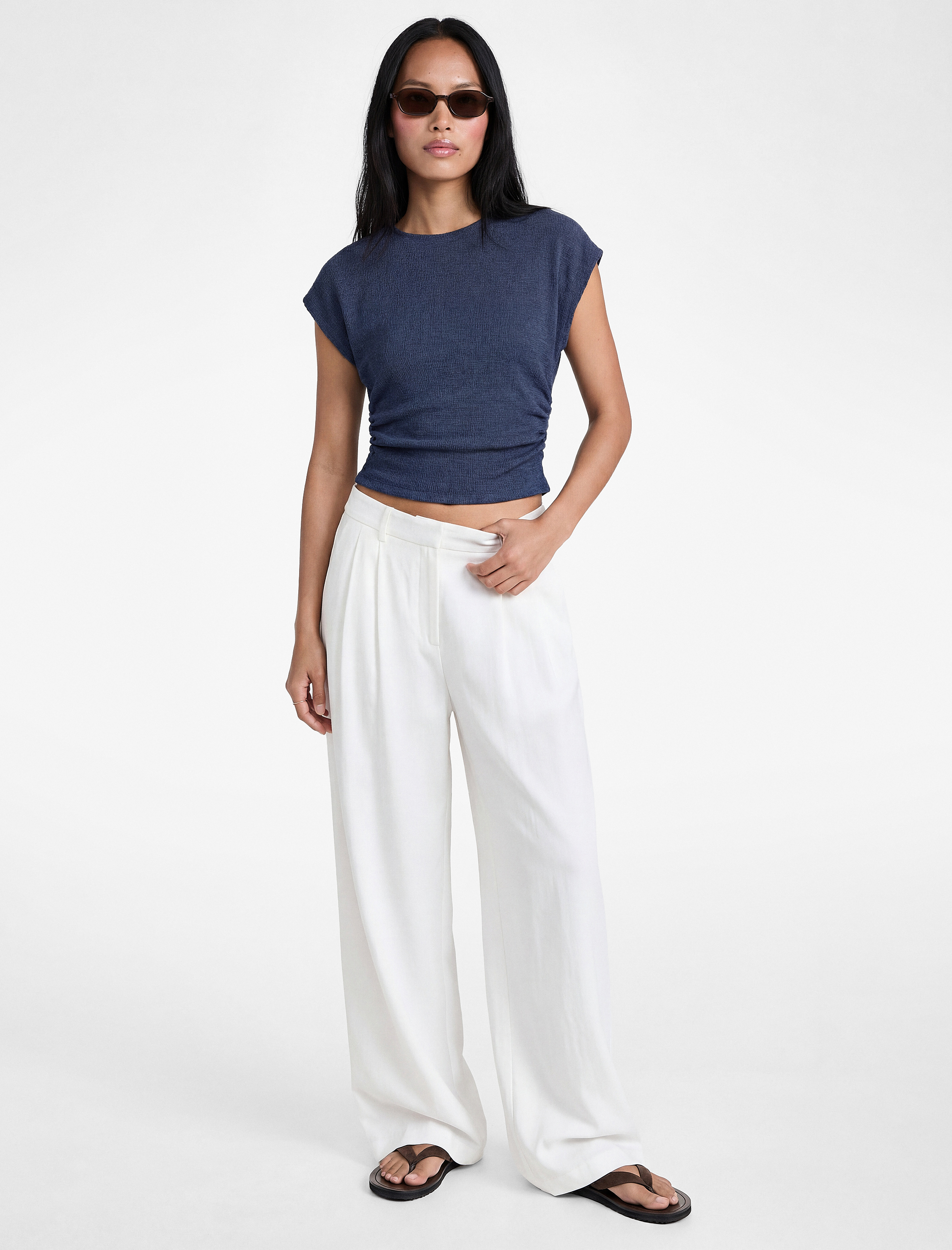   Bürümcük Kumaş Slim Fit Kısa Kollu Bisiklet Yaka Drapeli Dokulu Tişört