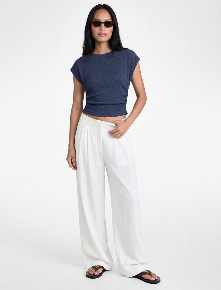  Bürümcük Kumaş Slim Fit Kısa Kollu Bisiklet Yaka Drapeli Dokulu Tişört