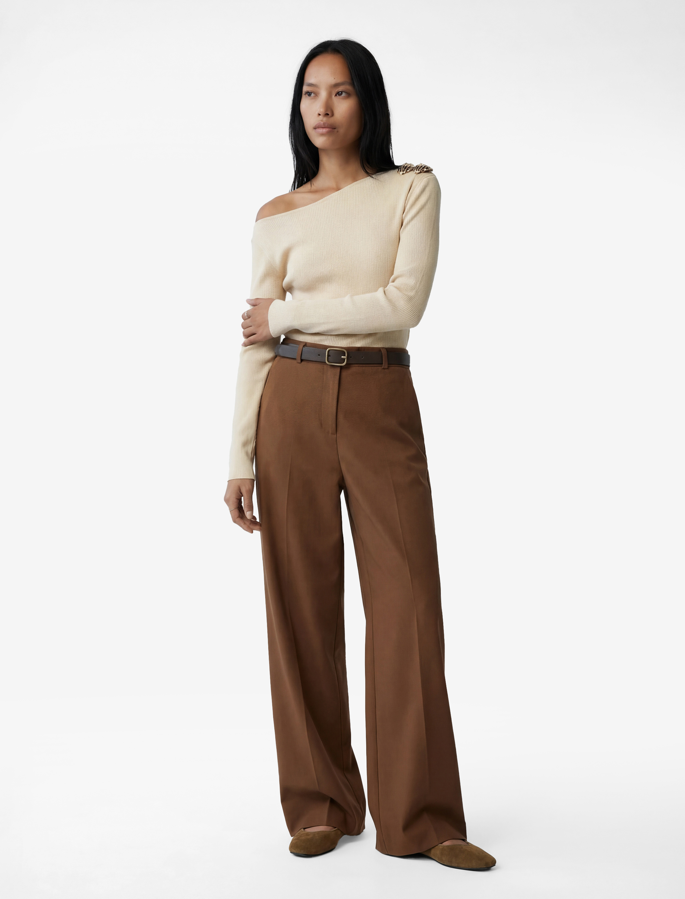   Koton X Melis Ağazat - Broş Detaylı Uzun Kollu Kayık Yaka Triko Kazak